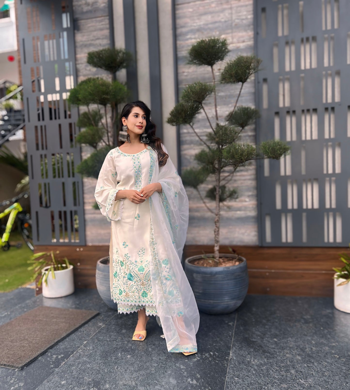 Pallavi Goel in Asoniya - Ivory White Chanderi Embroidered Suit Set.