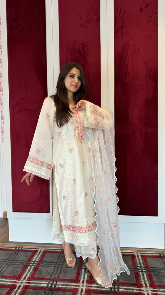 Rajni Samta in Nalini - Ivory White Chanderi Embroidered Suit Set.