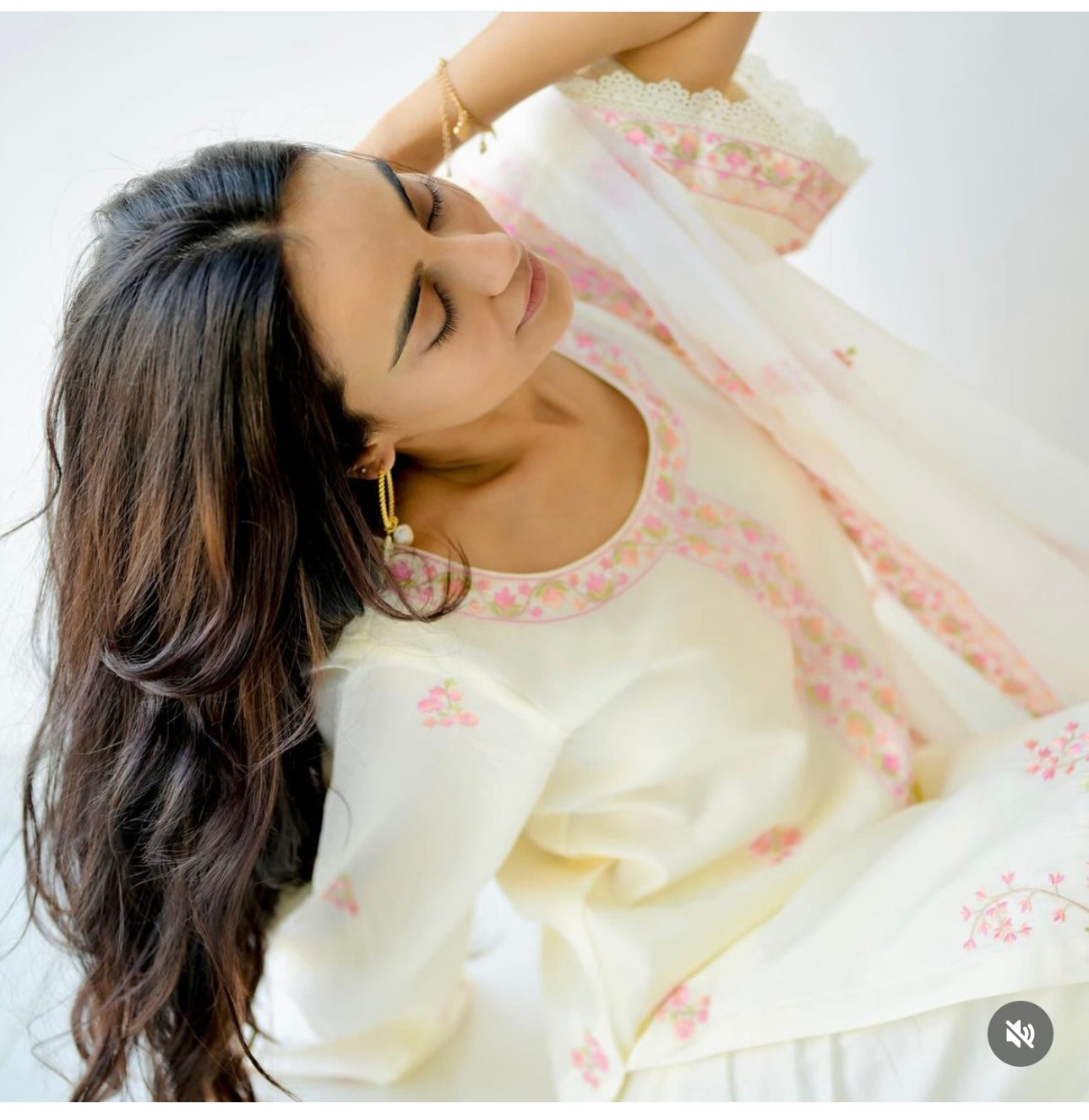 Surbhi Jyoti in Gul-Khera - Ivory White Chanderi Embroidered Suit Set.