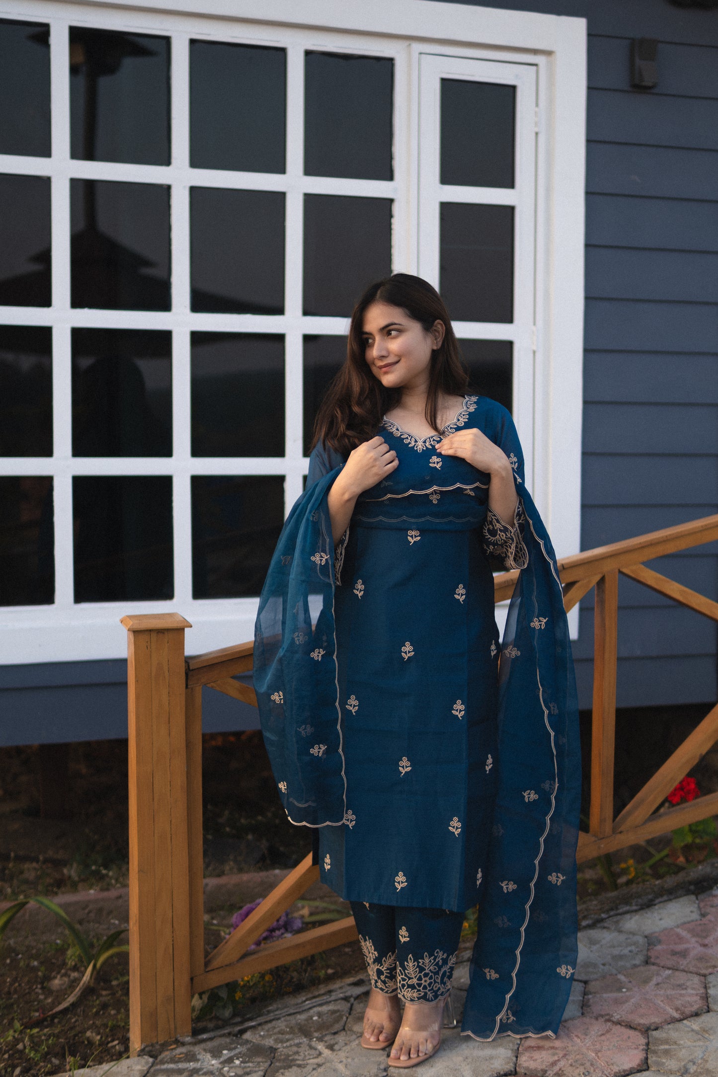 Shreyashi Verma in Firoz - Blue Chanderi Embroidered Suit Set