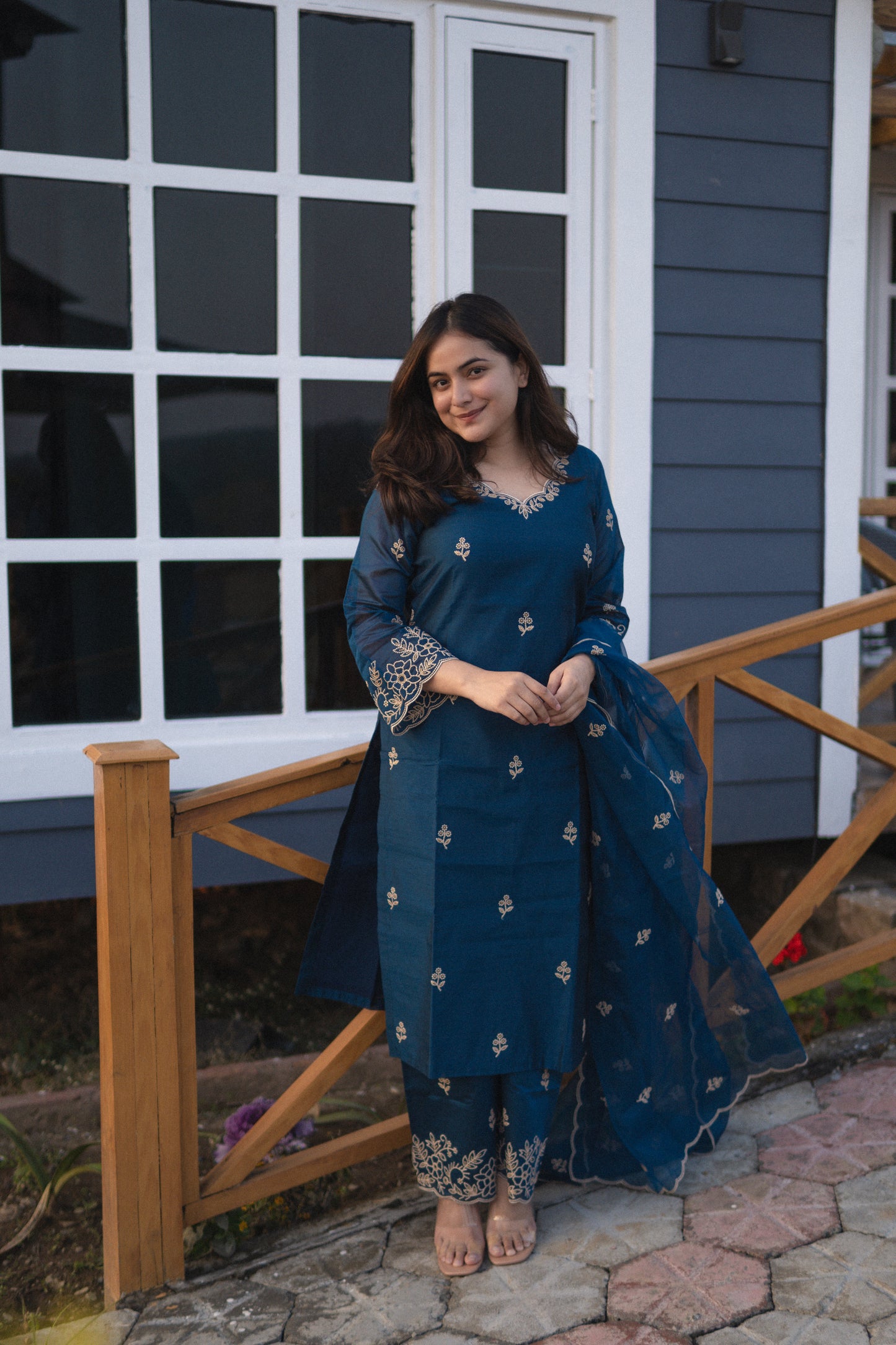 Shreyashi Verma in Firoz - Blue Chanderi Embroidered Suit Set