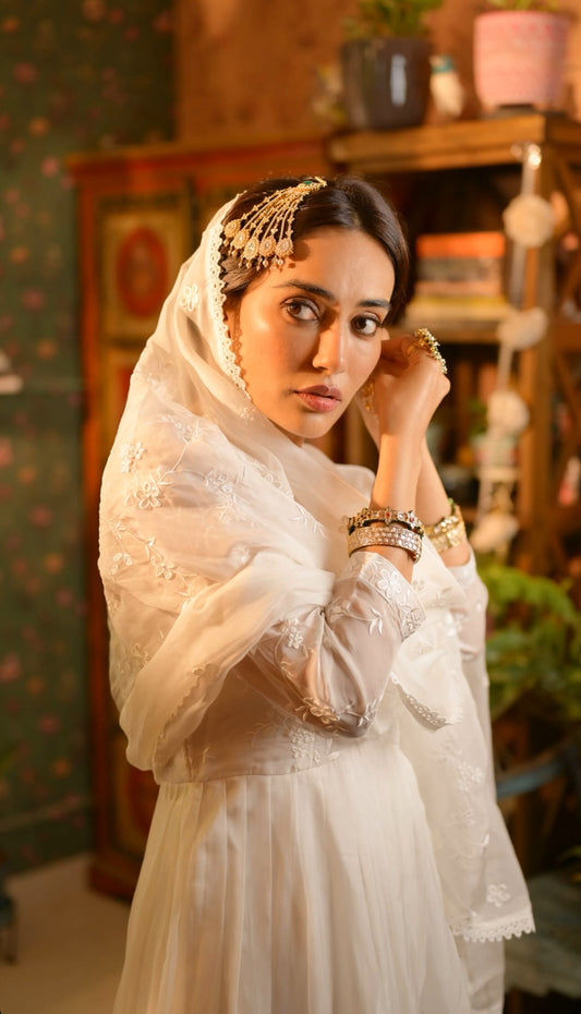 Surbhi Jyoti in Aseem Ivory White Embroidered Anarkali Gown Set