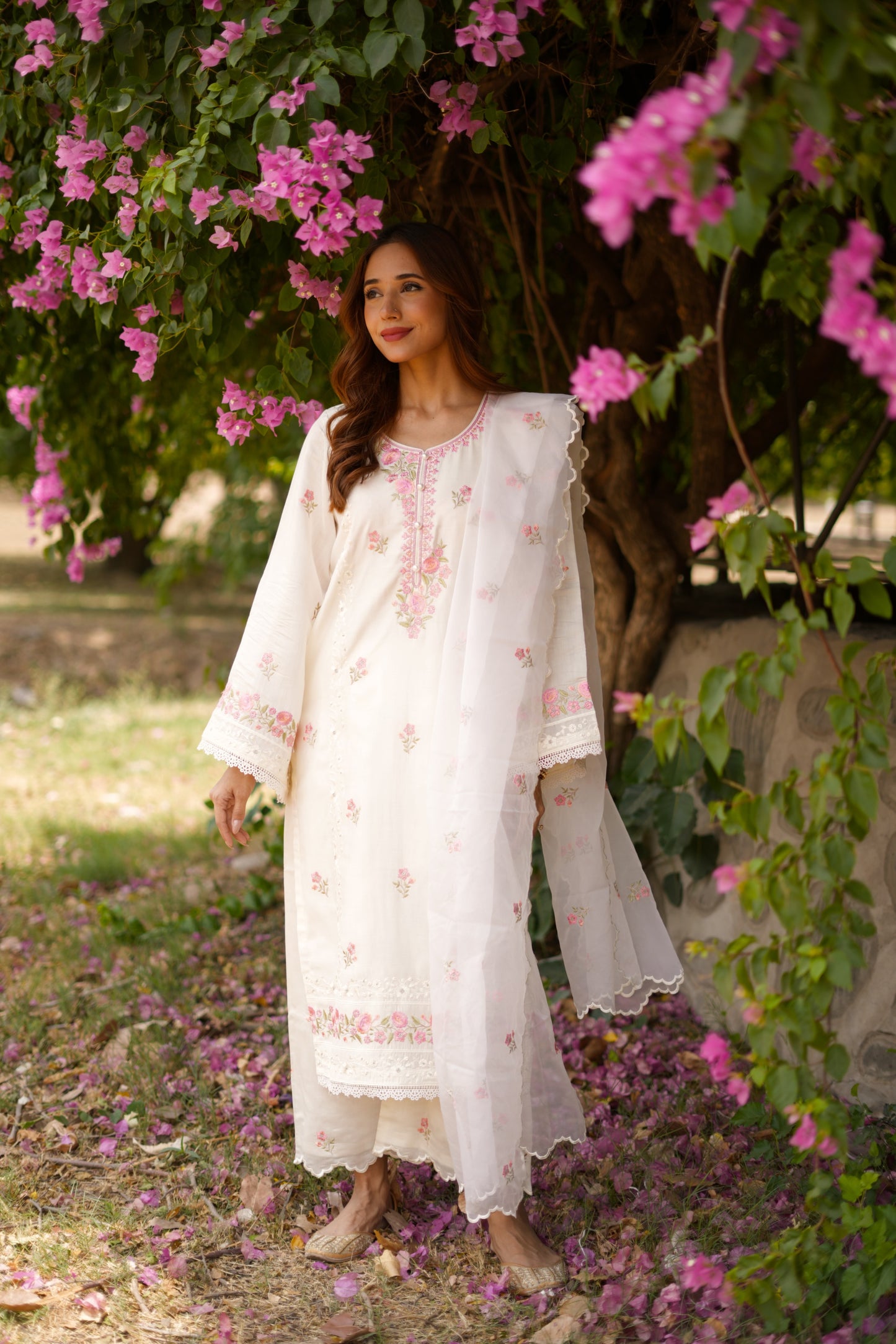 Ria Malhotra in Nalini - Ivory White Chanderi Embroidered Suit Set.