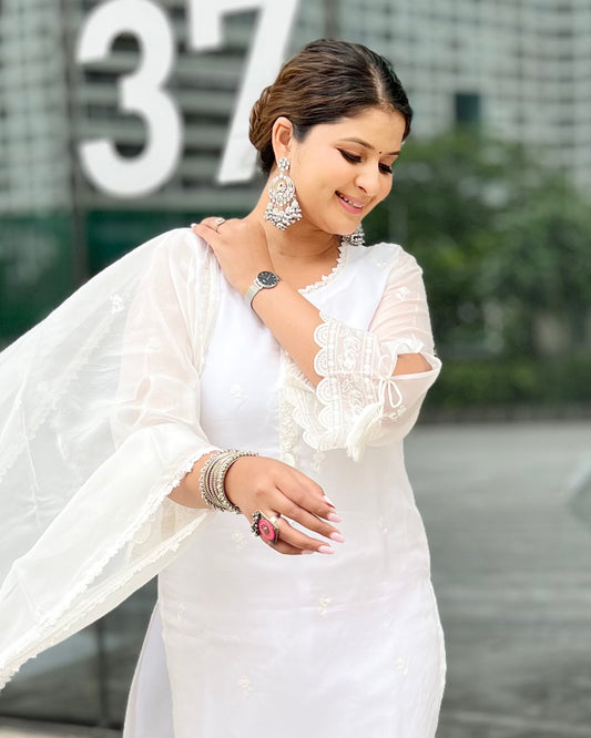 Ankita Singh in Aseem Ivory White Embroidered Straight Suit Set.