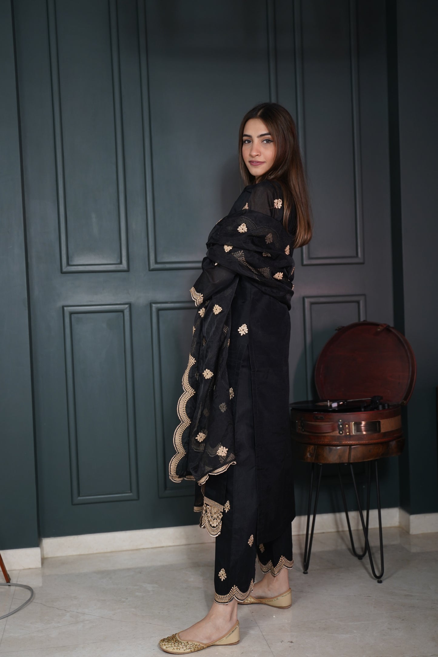 Shreya Lakhani in Rangraas - Black embroidered chanderi silk suit set