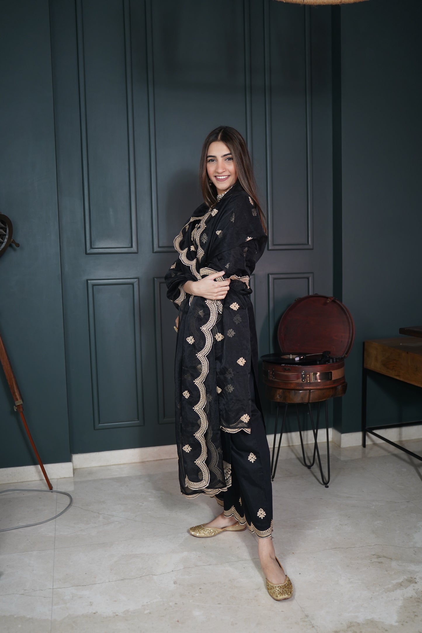 Shreya Lakhani in Rangraas - Black embroidered chanderi silk suit set