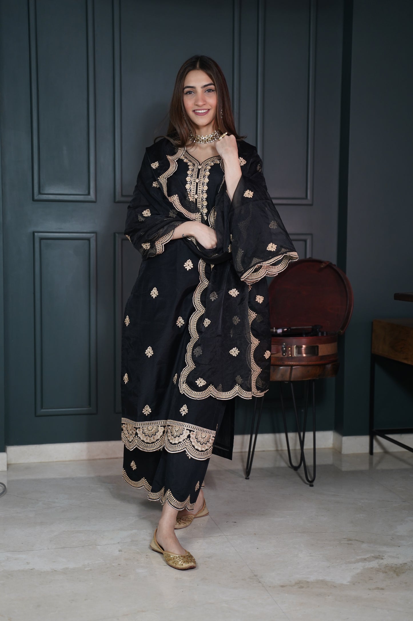 Shreya Lakhani in Rangraas - Black embroidered chanderi silk suit set