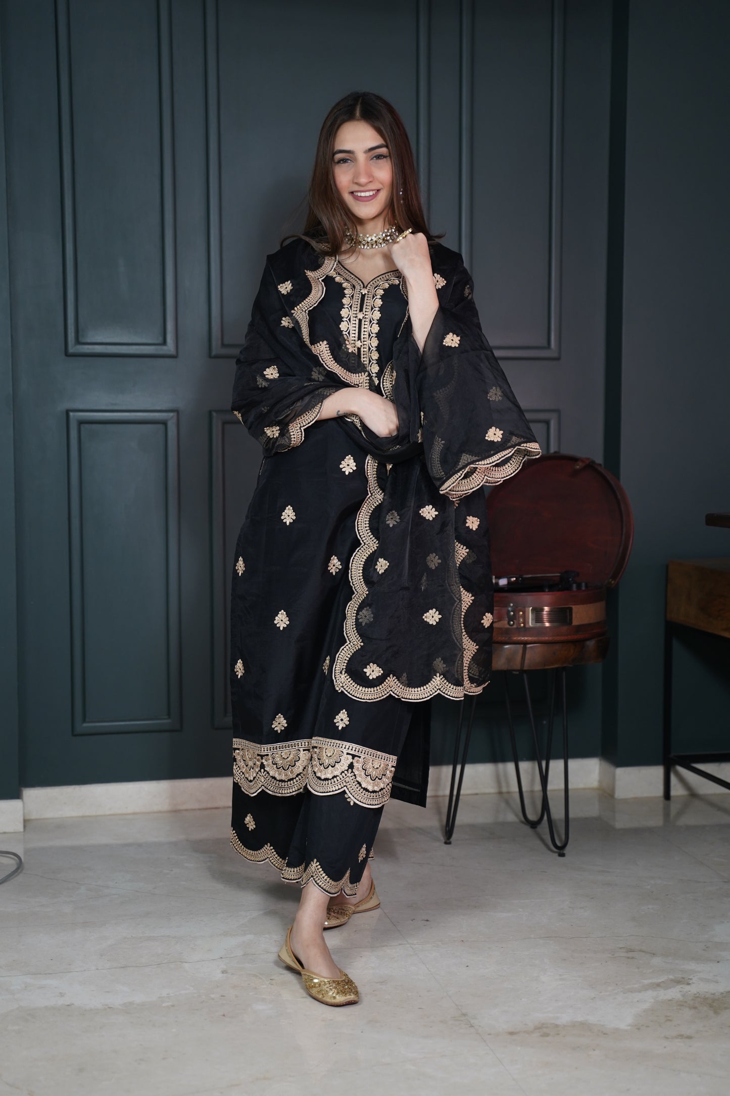 Shreya Lakhani in Rangraas - Black embroidered chanderi silk suit set