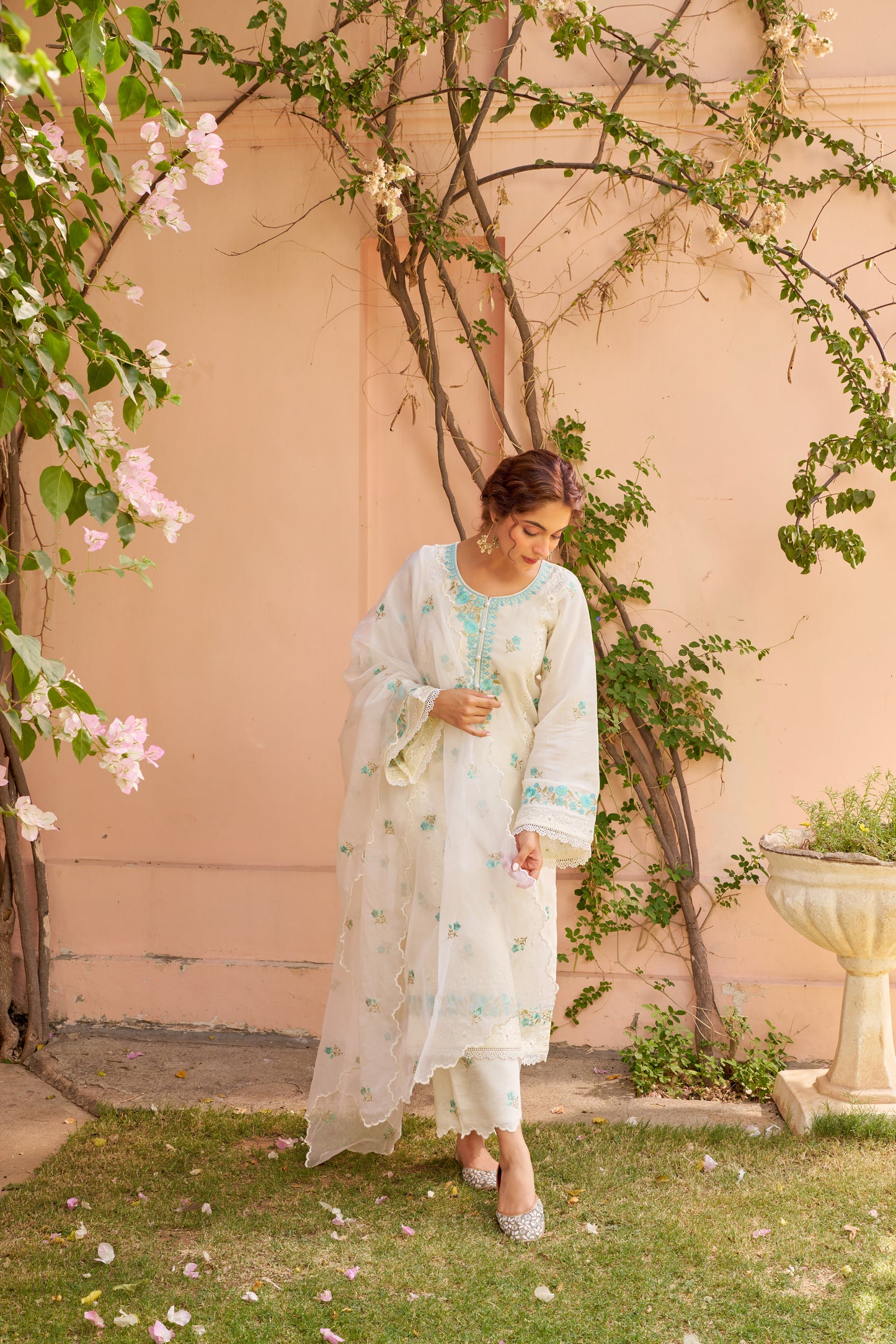 Disha Parmar in Banphool - Ivory White Chanderi Embroidered Suit Set.