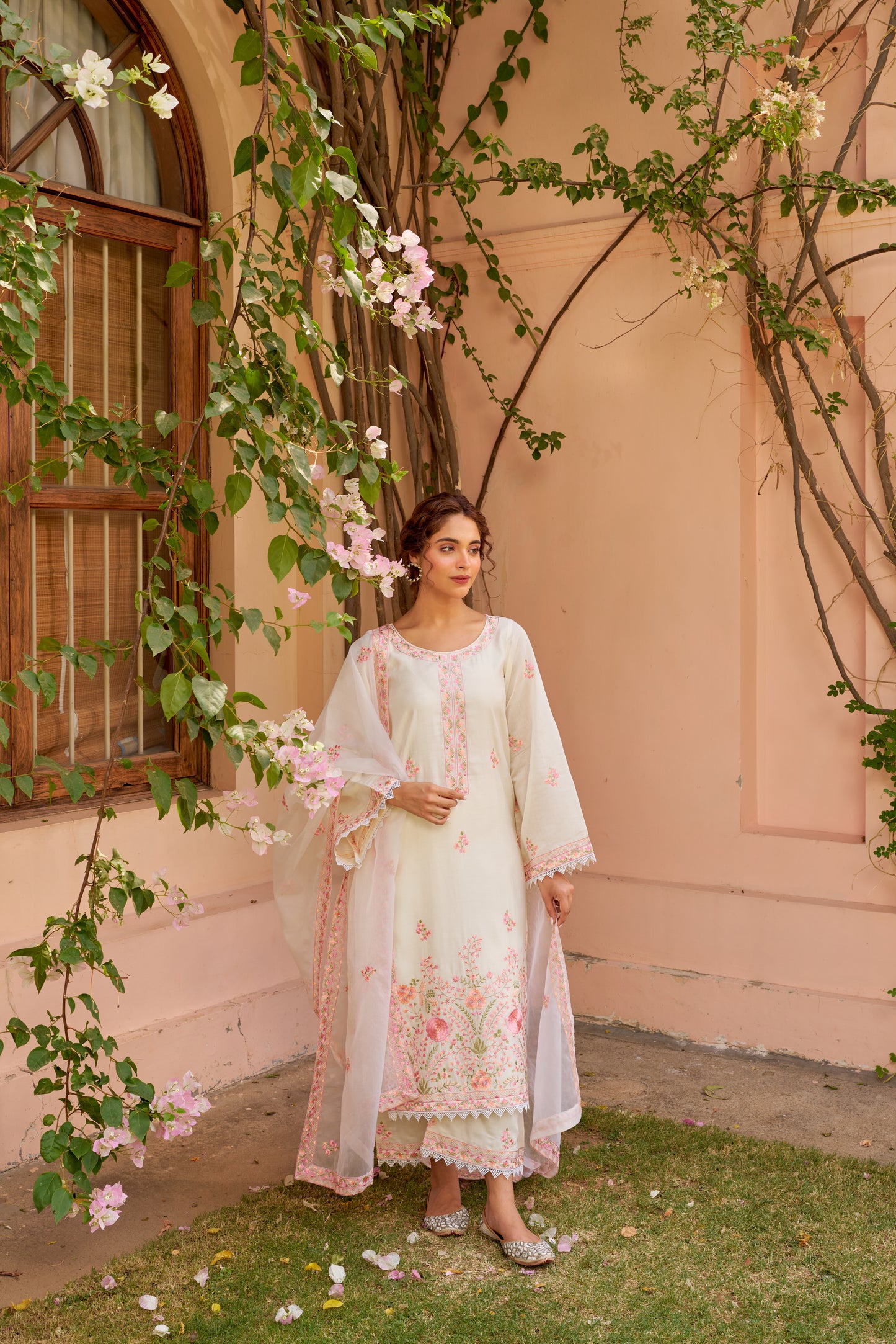 Gul-Khera - Ivory White Chanderi Embroidered Suit Set.