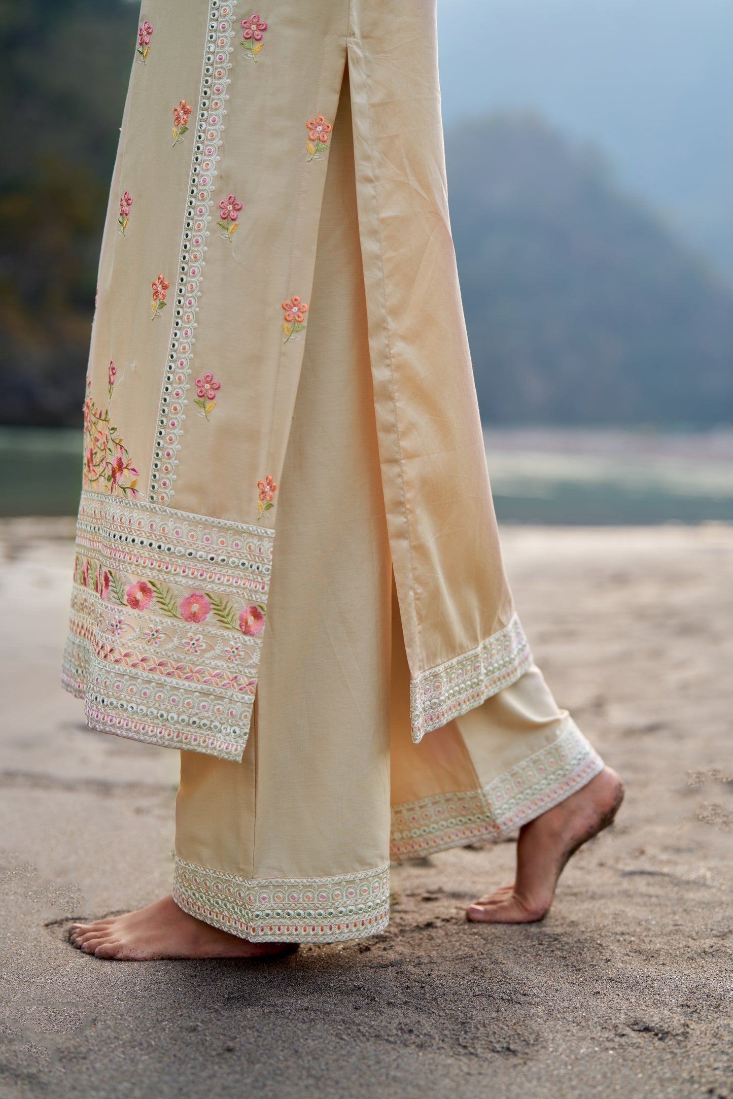 ROOHANI - Beige Cotton Suit Set