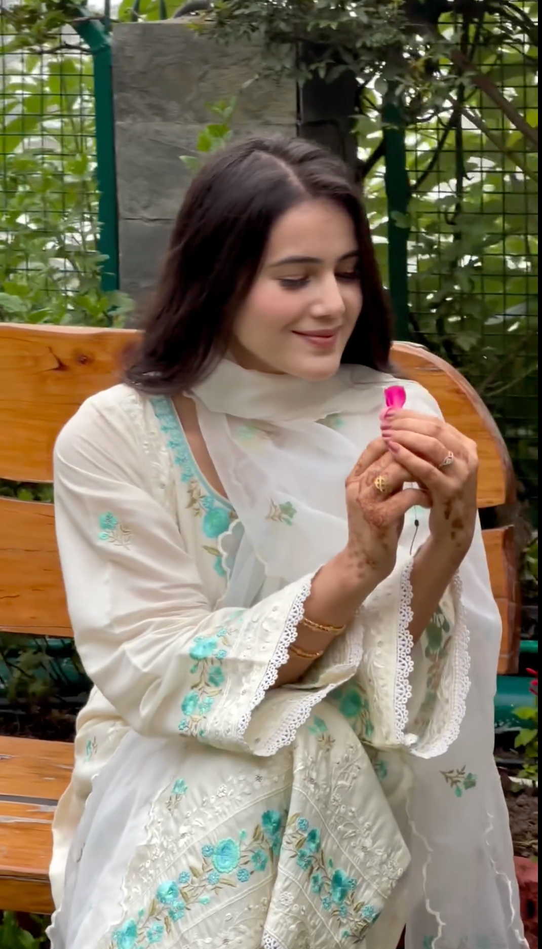 Neha Thakur in Banphool - Ivory White Chanderi Embroidered Suit Set.