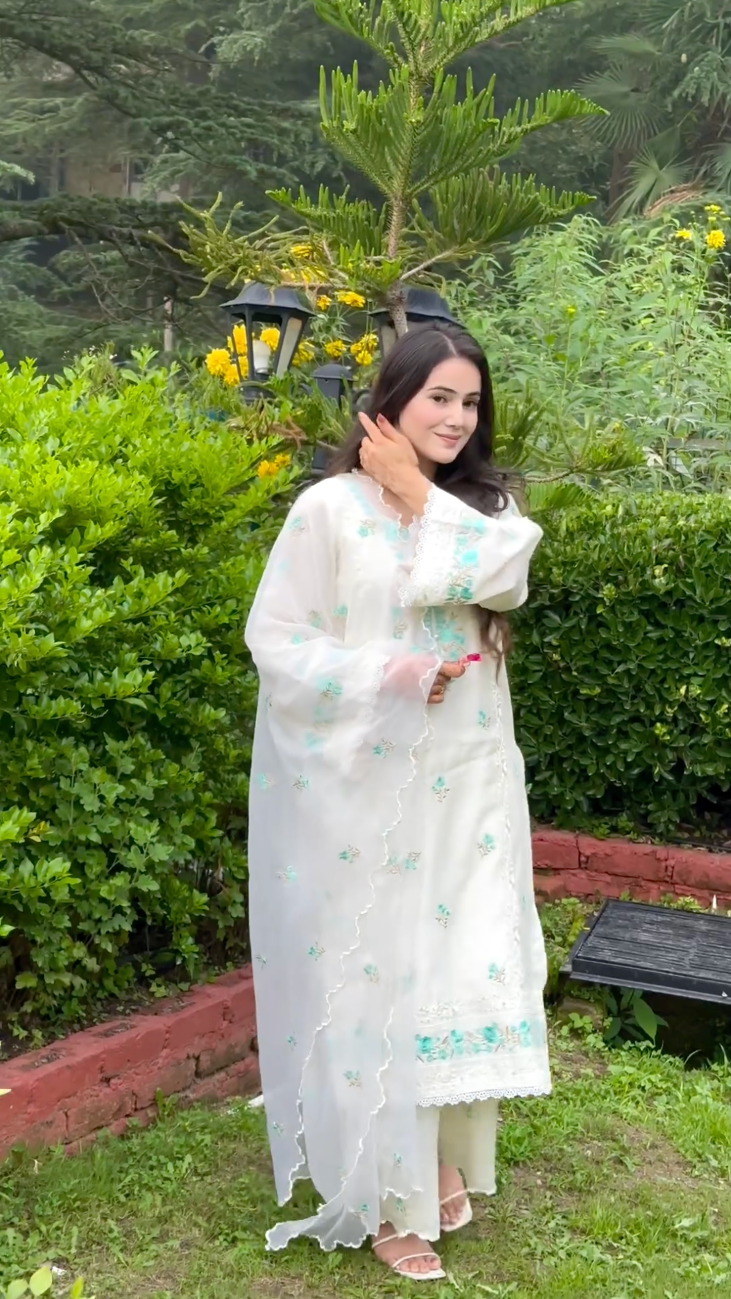 Neha Thakur in Banphool - Ivory White Chanderi Embroidered Suit Set.