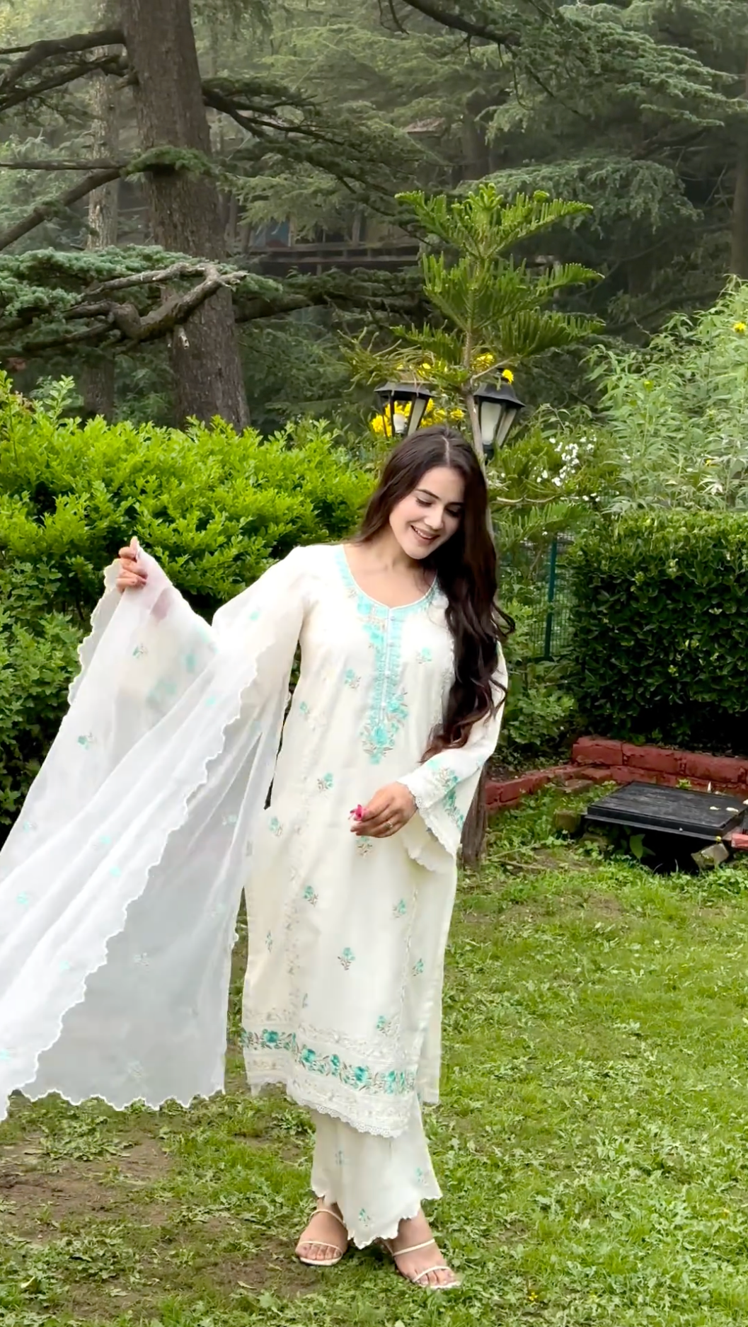 Neha Thakur in Banphool - Ivory White Chanderi Embroidered Suit Set.