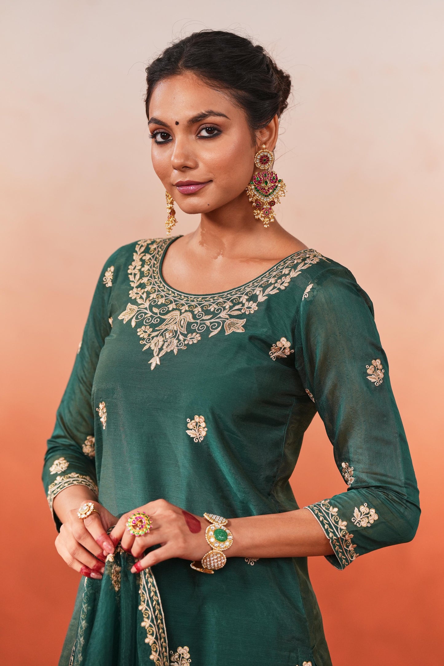 Dilnoor - Green Embroidered chanderi Suit Set