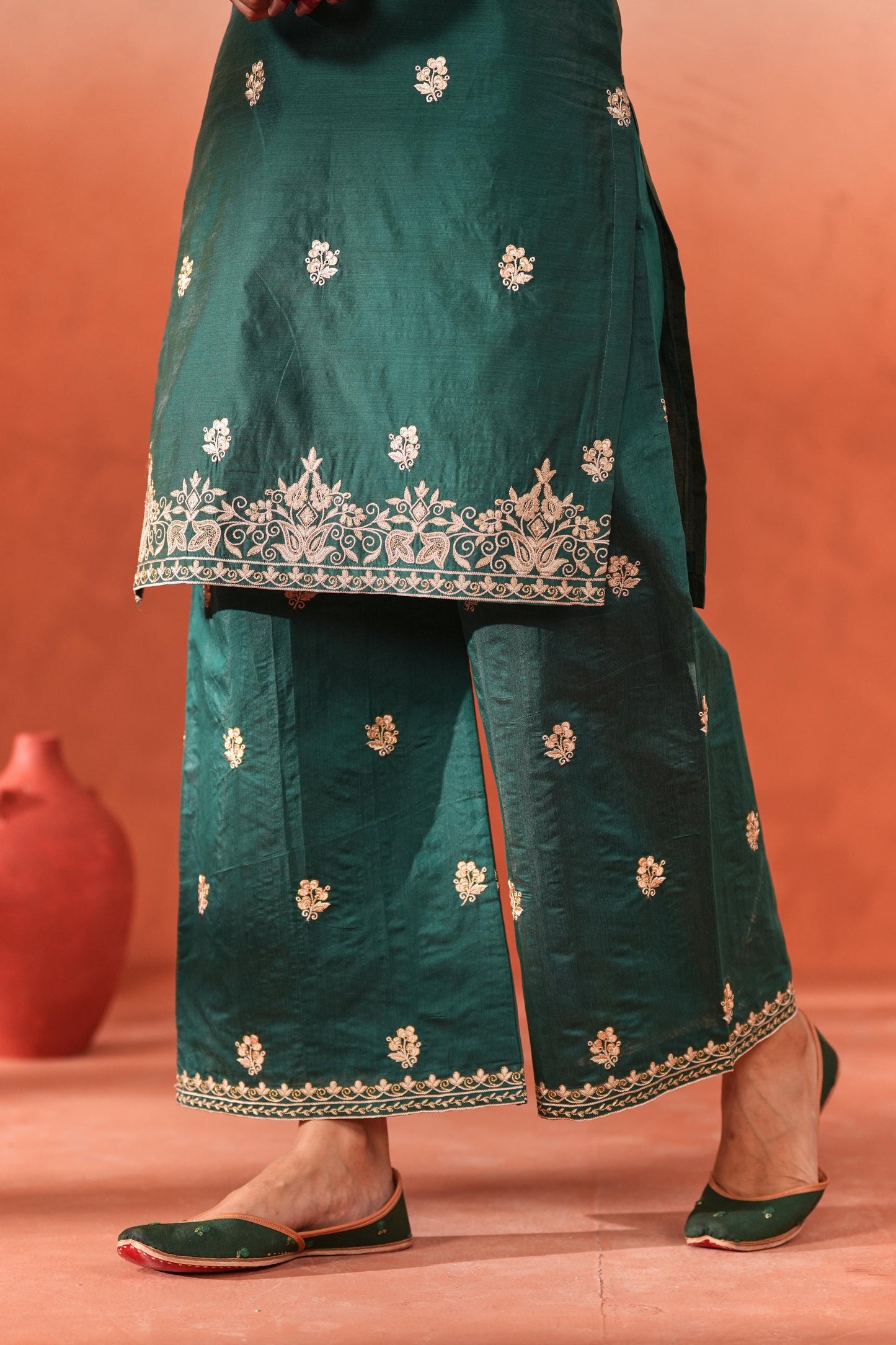 Dilnoor - Green Embroidered chanderi Suit Set