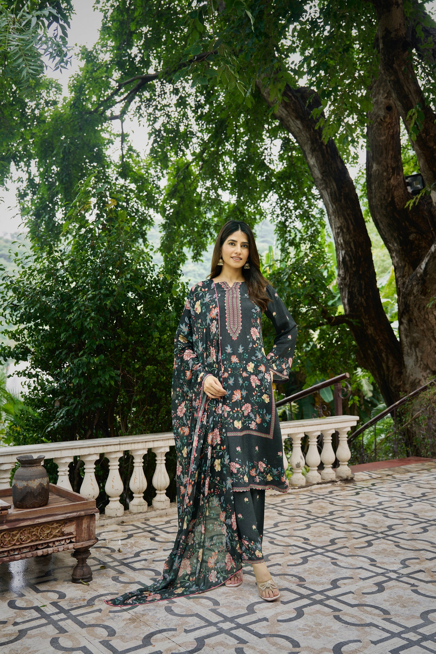 SURMAI - Grey Suit Set