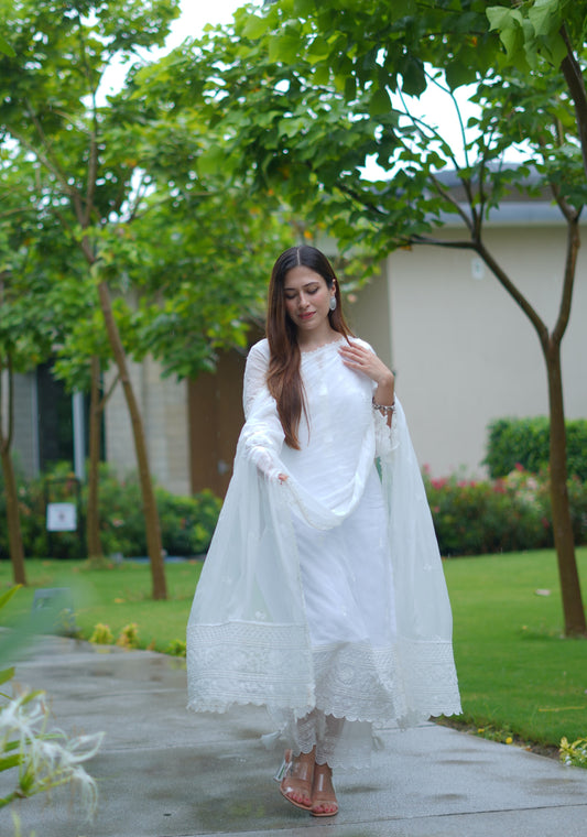 Yashika Khatri in Aseem Ivory White Embroidered Straight Suit Set