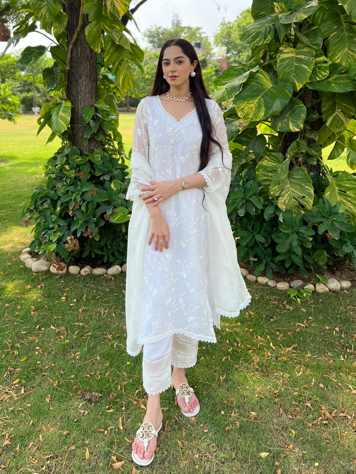 Jasnoor Anand in Aseem Ivory White Embroidered Straight Suit Set