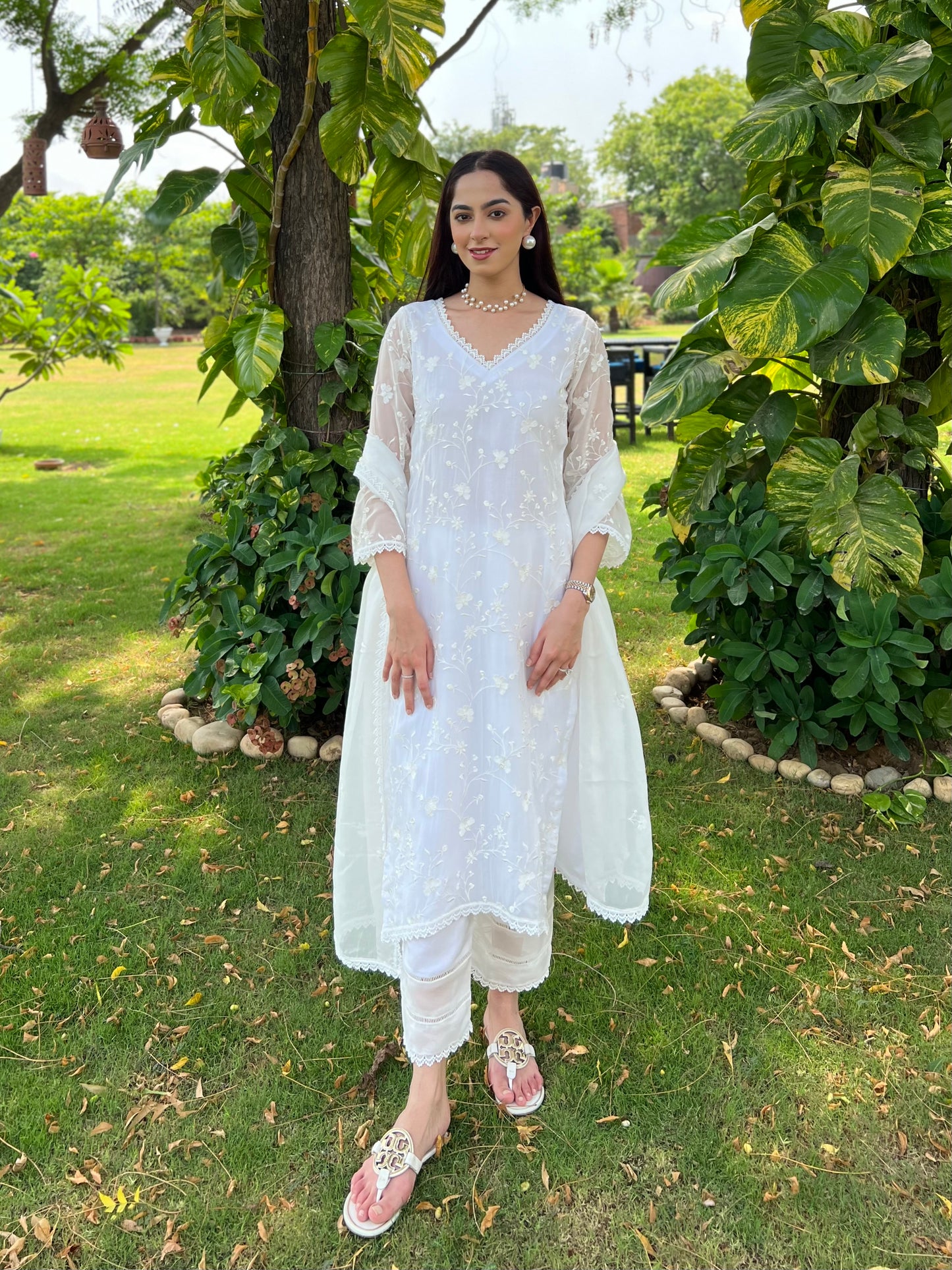 Jasnoor Anand in Aseem Ivory White Embroidered Straight Suit Set
