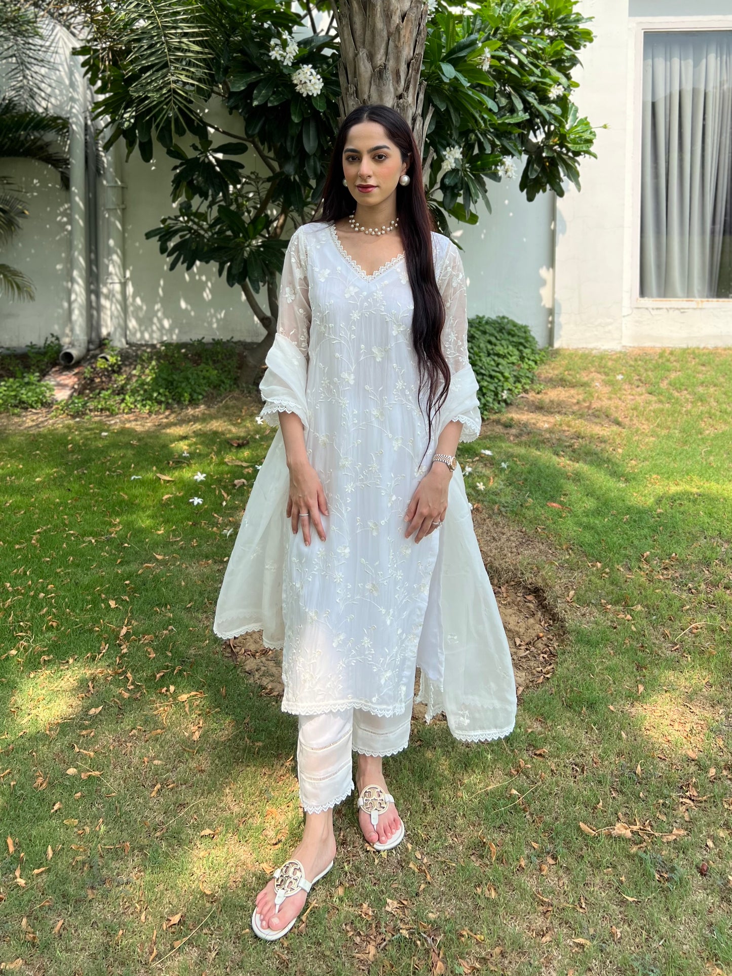 Jasnoor Anand in Aseem Ivory White Embroidered Straight Suit Set