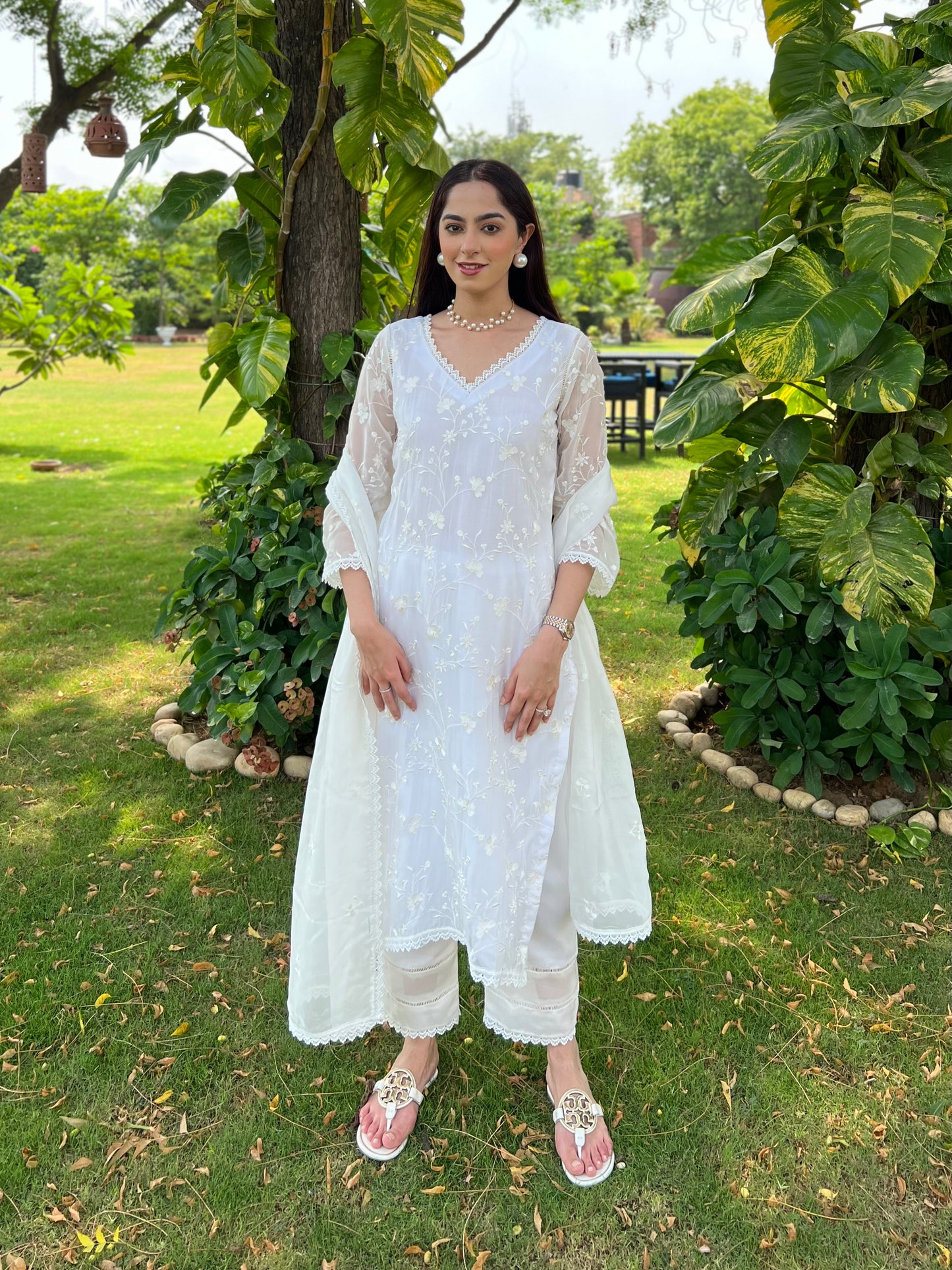 Jasnoor Anand in Aseem Ivory White Embroidered Straight Suit Set