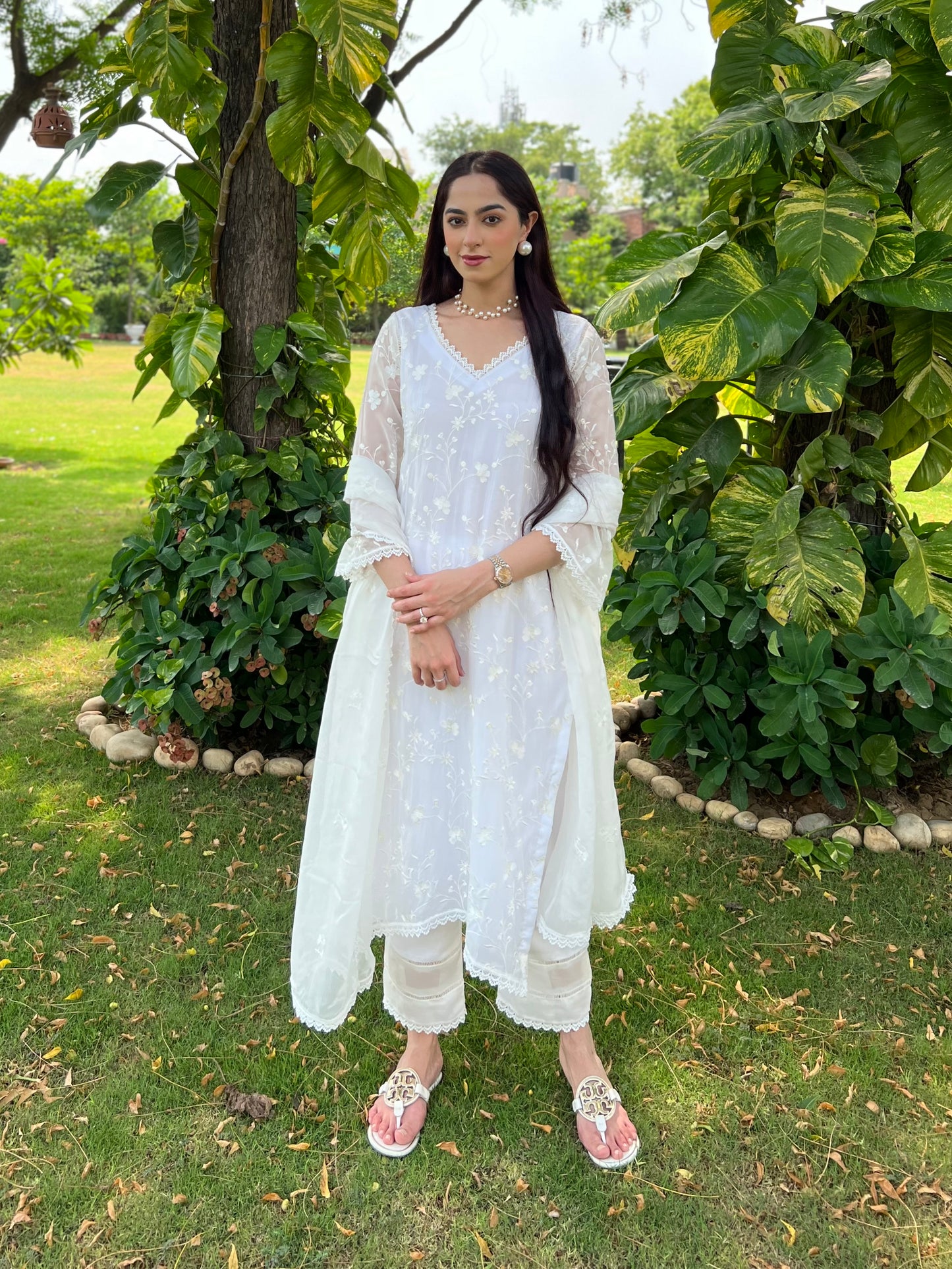 Jasnoor Anand in Aseem Ivory White Embroidered Straight Suit Set
