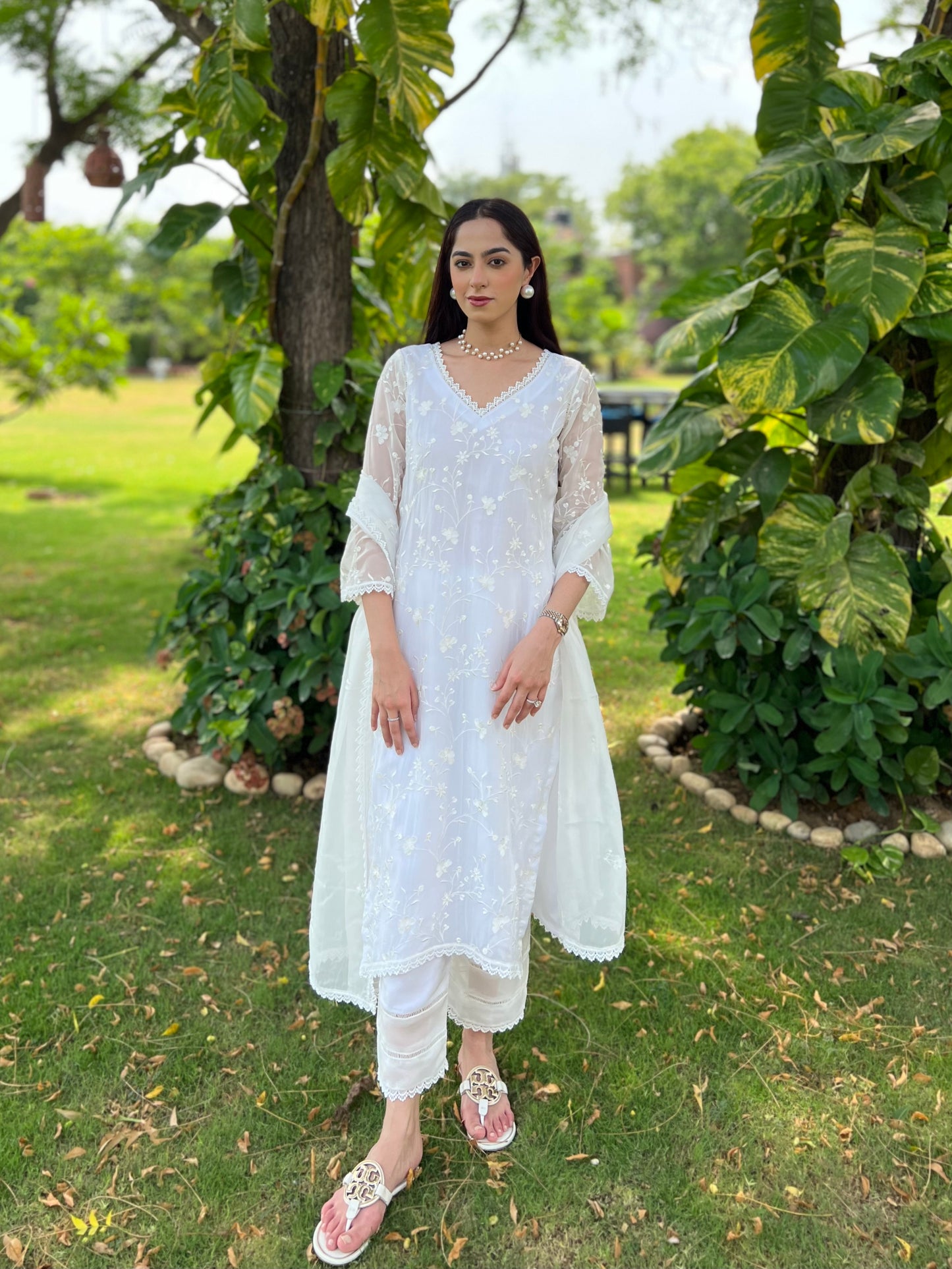 Jasnoor Anand in Aseem Ivory White Embroidered Straight Suit Set