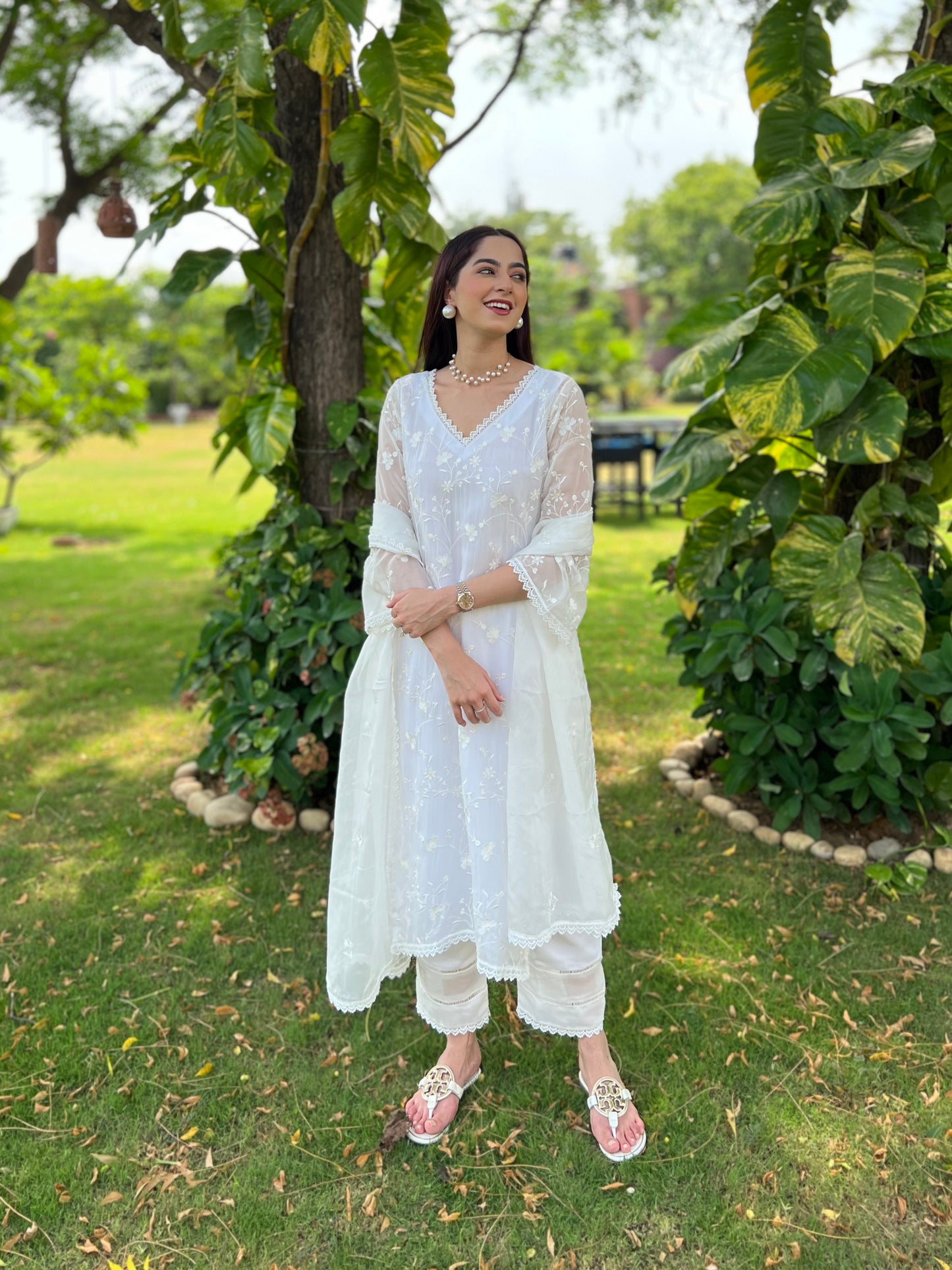 Jasnoor Anand in Aseem Ivory White Embroidered Straight Suit Set