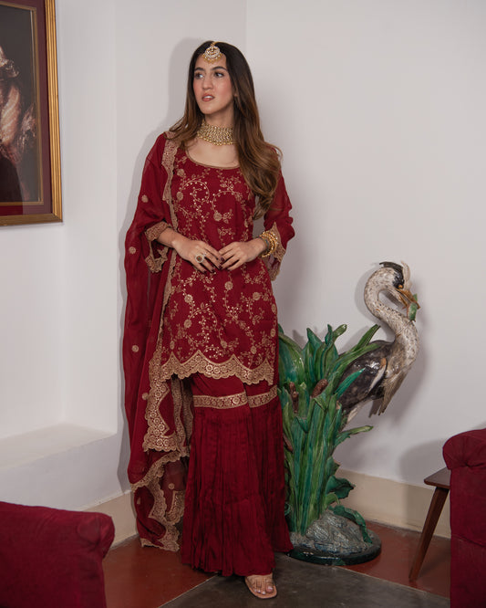 Tanisha Puri in Sunehri Maroon Sharara Set