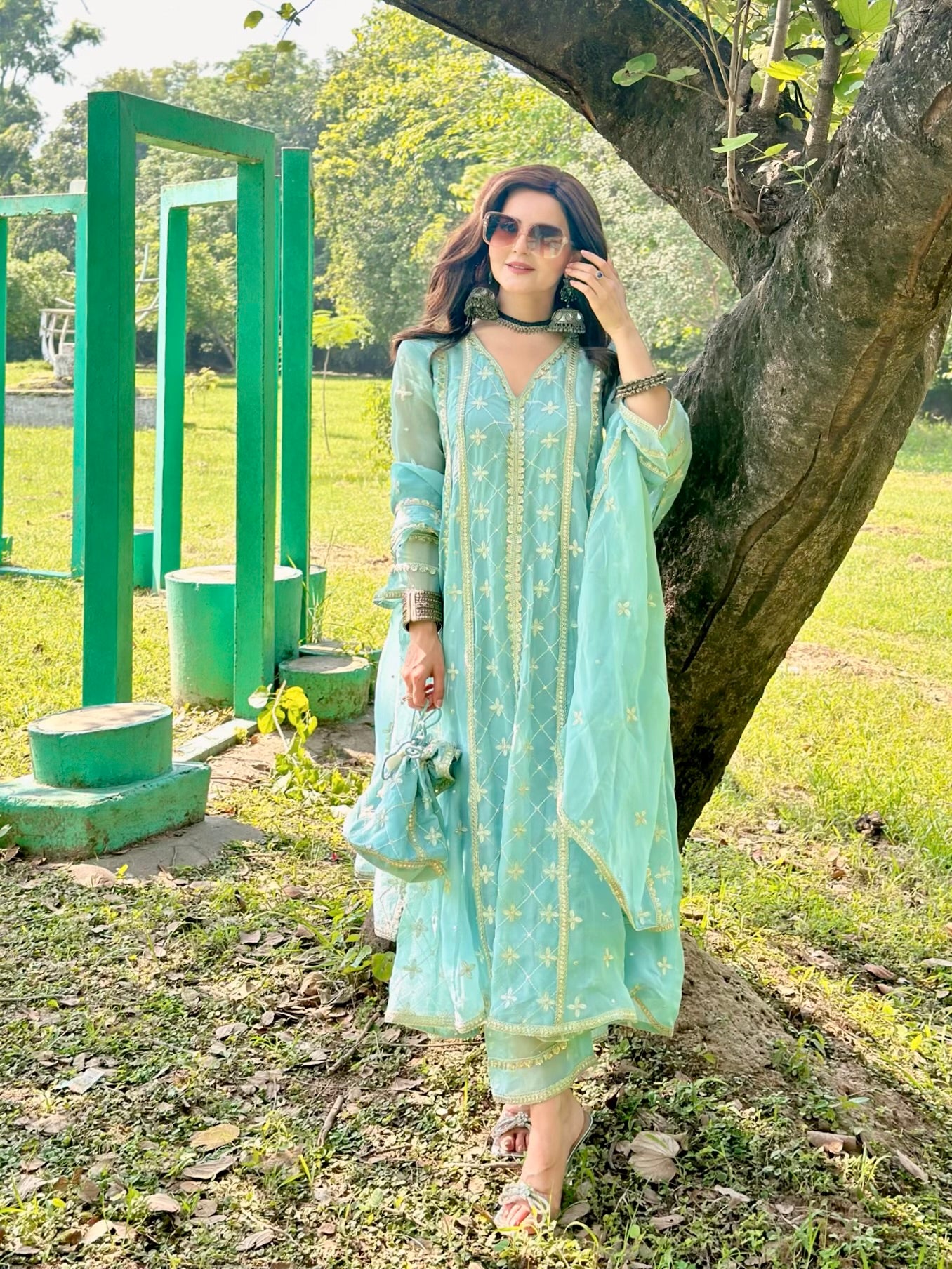 Ishleen kaur In Jashan - Blue Organza Anarkali Set.