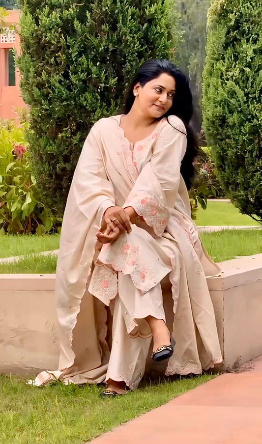 Sohaa Ali in MEHREEN - Beige Cotton Suit Set