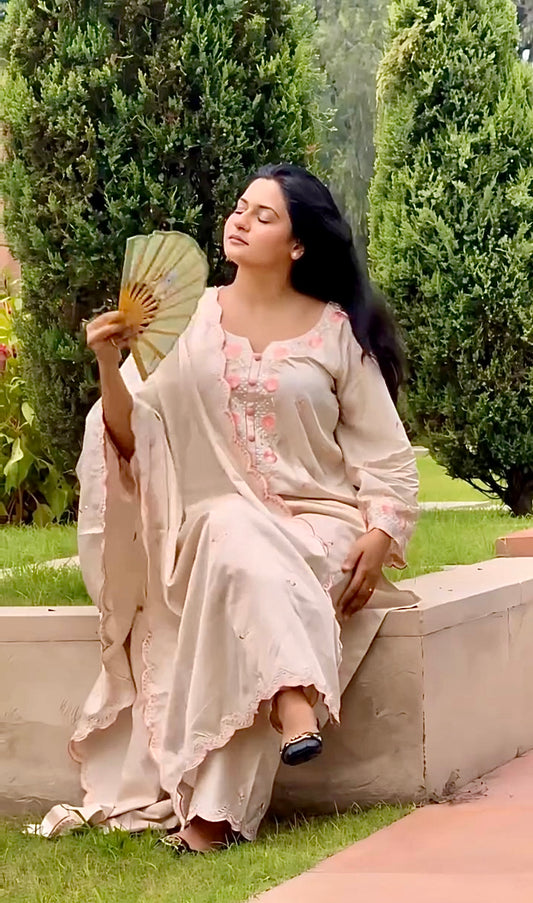 Sohaa Ali in MEHREEN - Beige Cotton Suit Set