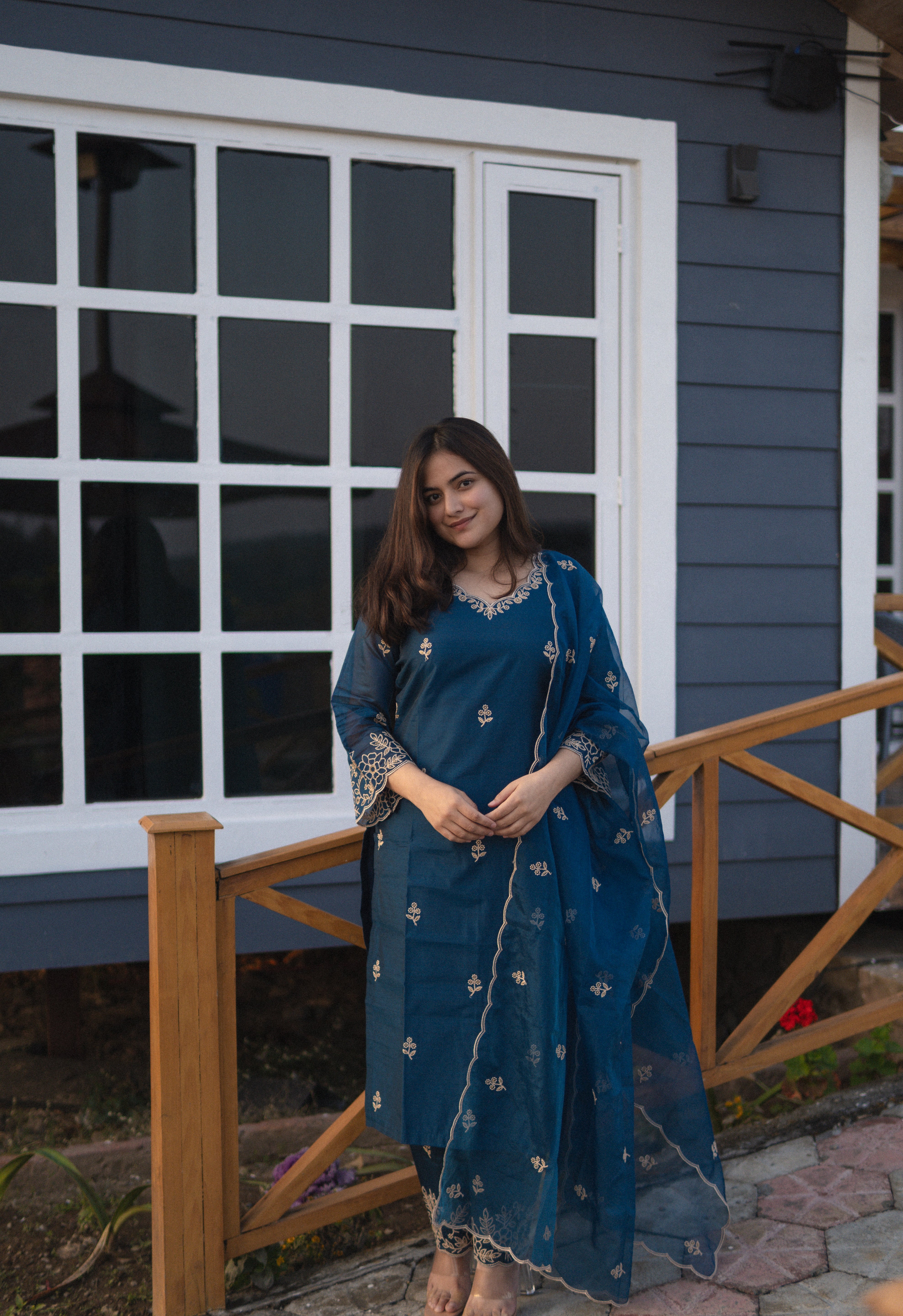Shreyashi Verma in Firoz - Blue Chanderi Embroidered Suit Set