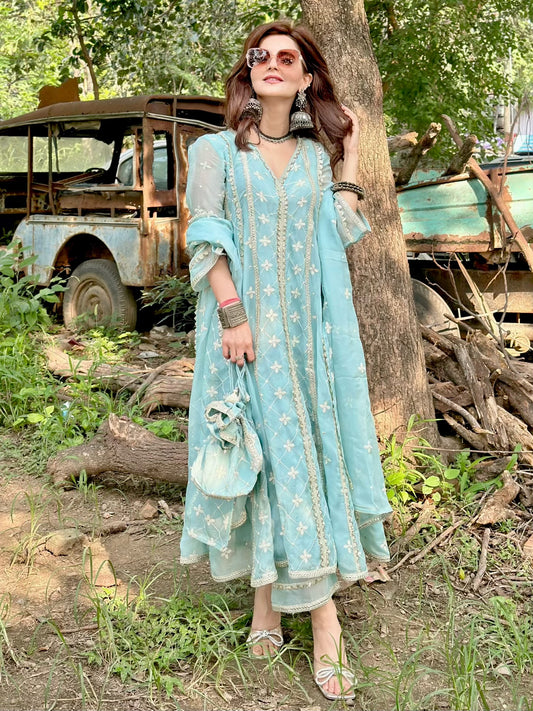 Ishleen kaur In Jashan - Blue Organza Anarkali Set.