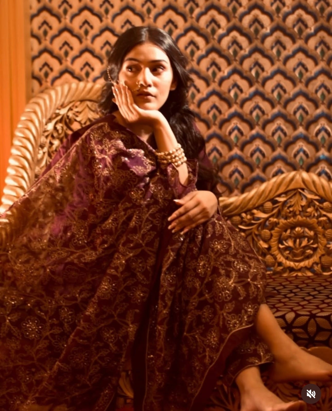 RJ Mahvash in Sunehri Purple Suit Set