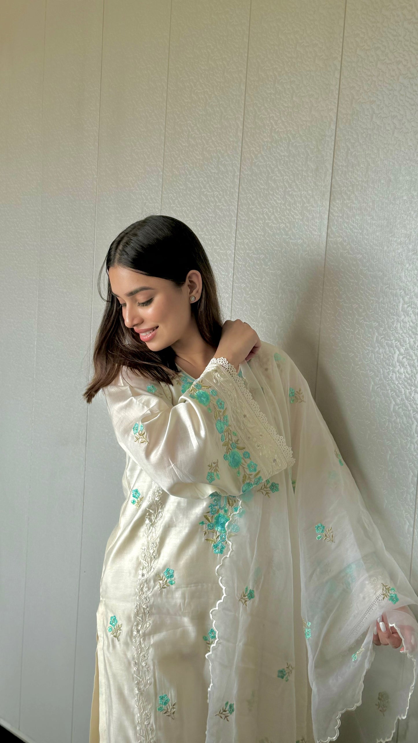 Navya Arya in Banphool - Ivory White Chanderi Embroidered Suit Set.