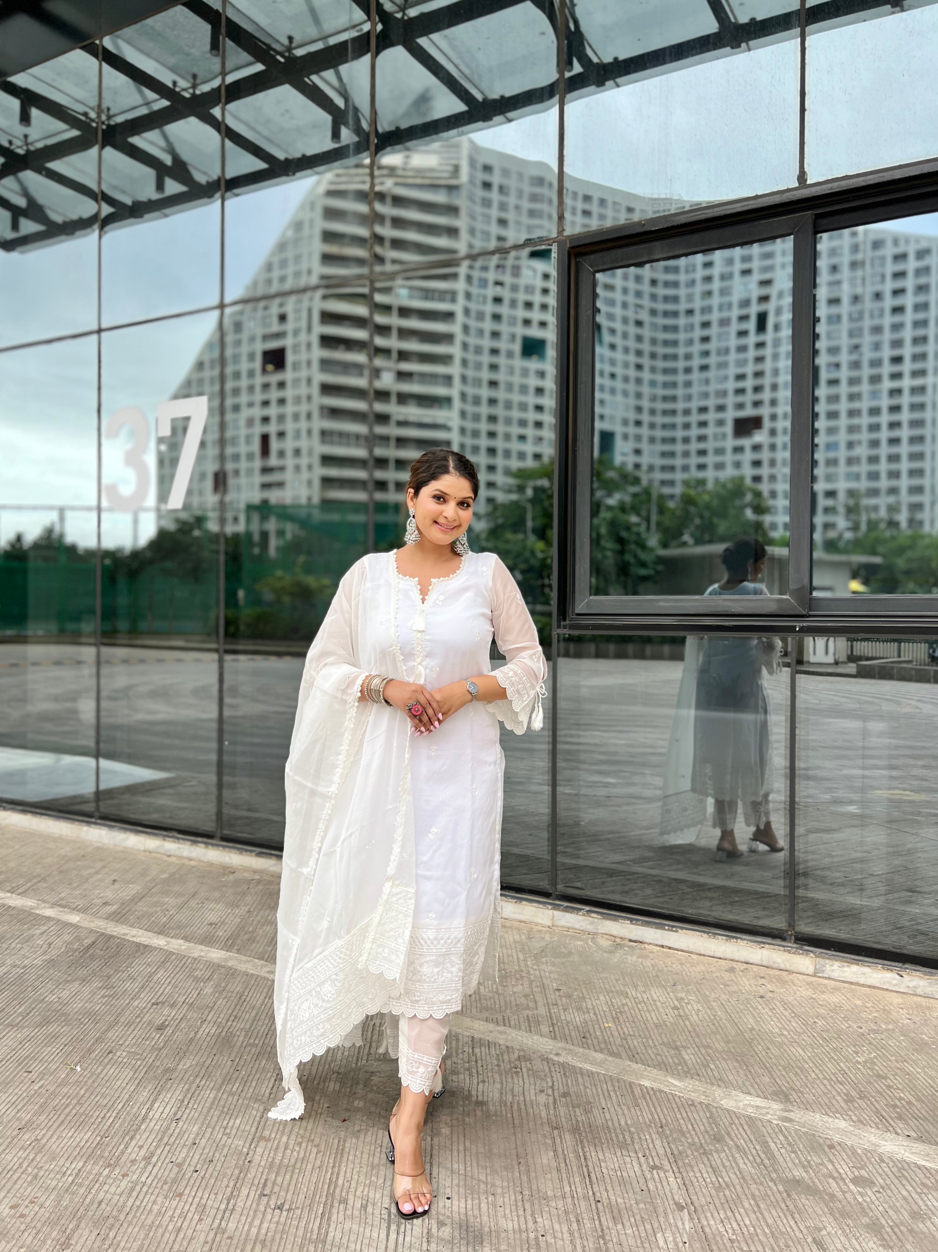 Ankita Singh in Aseem Ivory White Embroidered Straight Suit Set.