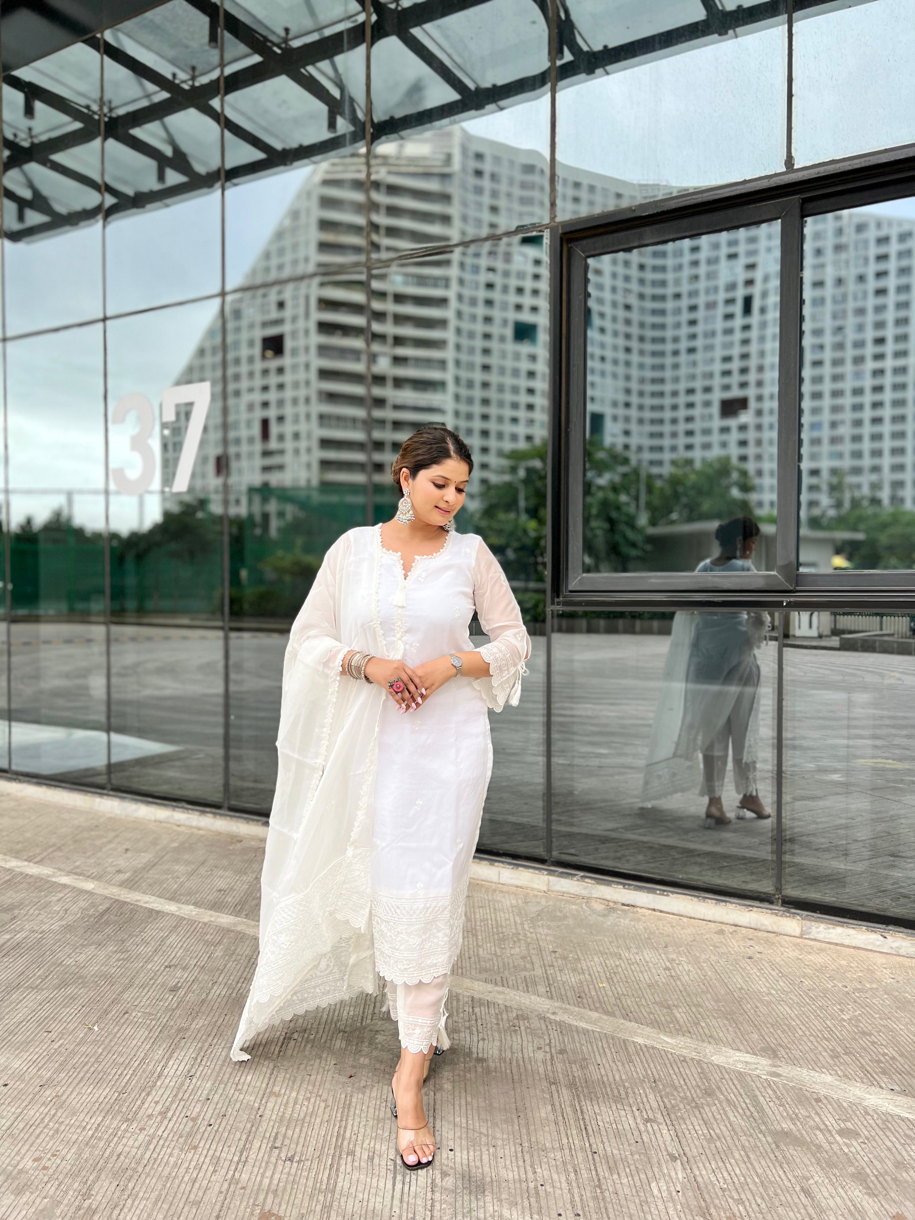 Ankita Singh in Aseem Ivory White Embroidered Straight Suit Set.