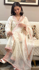Pallavi Thakur  in Moghra - Ivory White Chanderi Embroidered Suit Set.