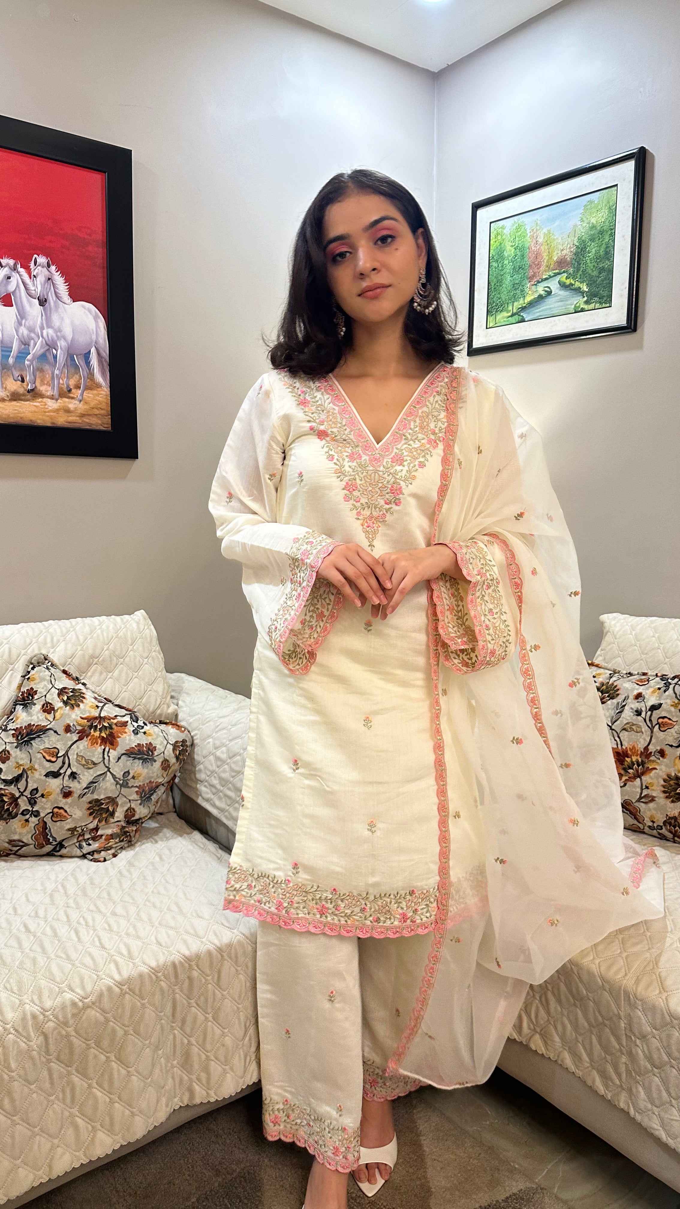 Pallavi Thakur  in Moghra - Ivory White Chanderi Embroidered Suit Set.