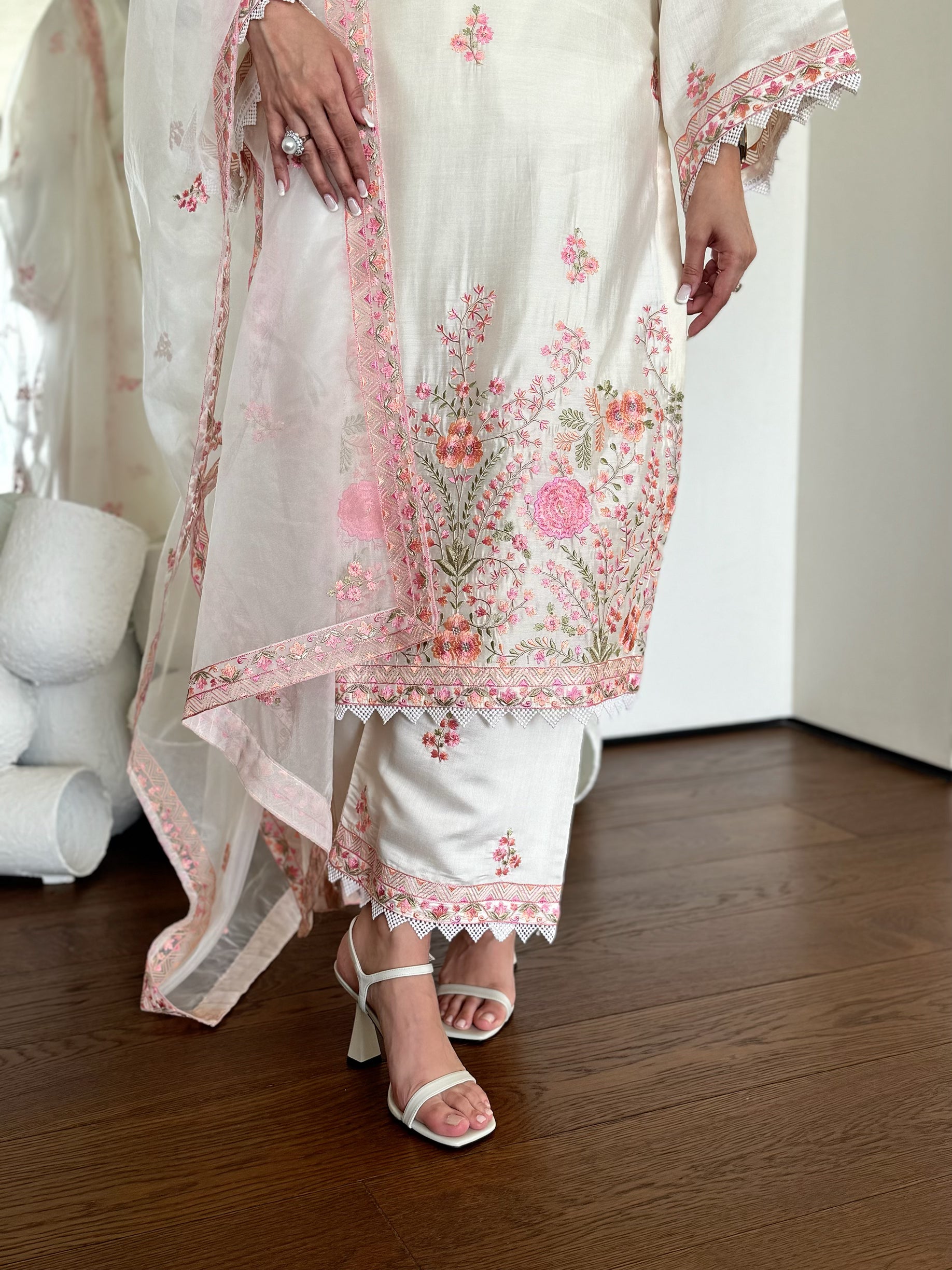 Richa Begani in Gul-Khera - Ivory White Chanderi Embroidered Suit Set.