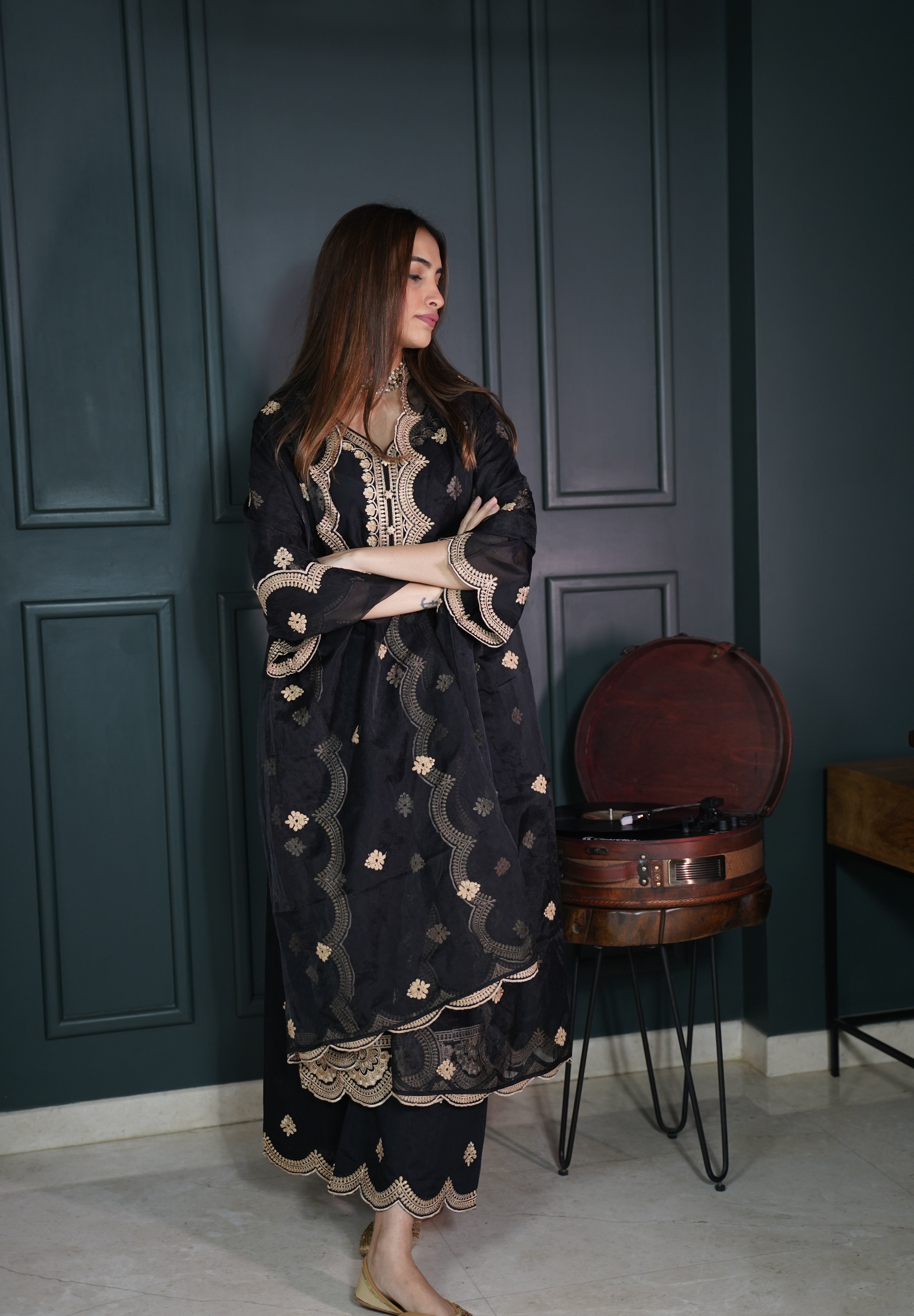 Shreya Lakhani in  Rangraas - Black embroidered chanderi silk suit set