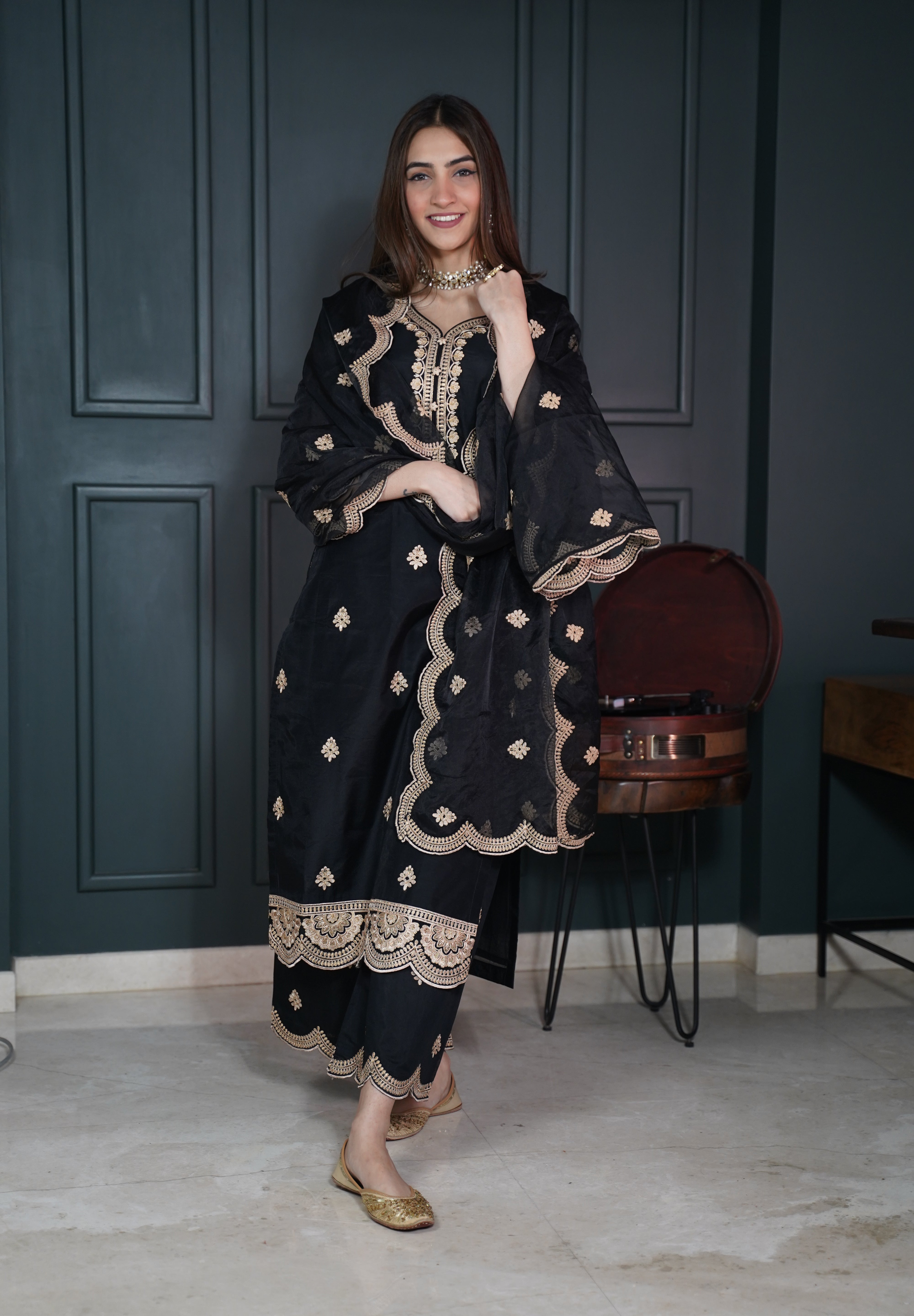Shreya Lakhani in  Rangraas - Black embroidered chanderi silk suit set