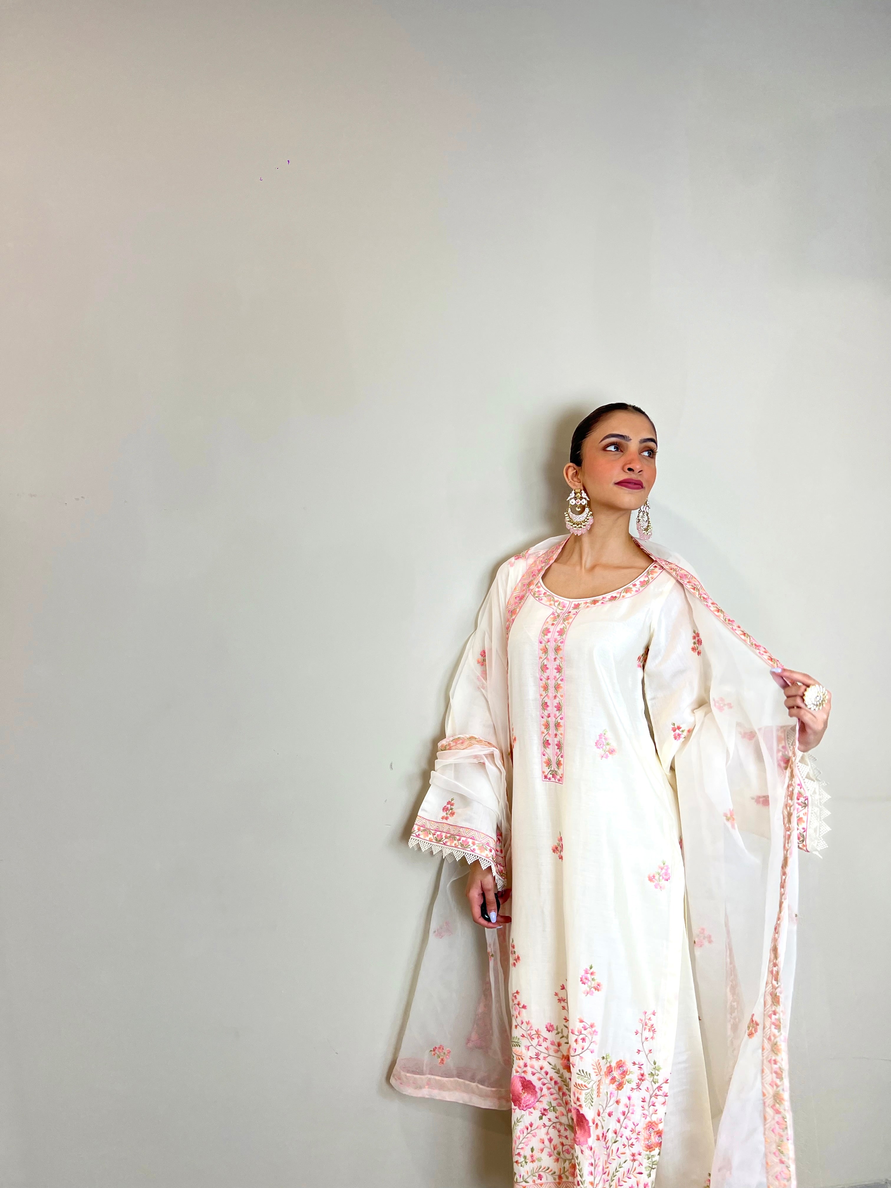 Shreya Lakhani in Gul-Khera - Ivory White Chanderi Embroidered Suit Set.