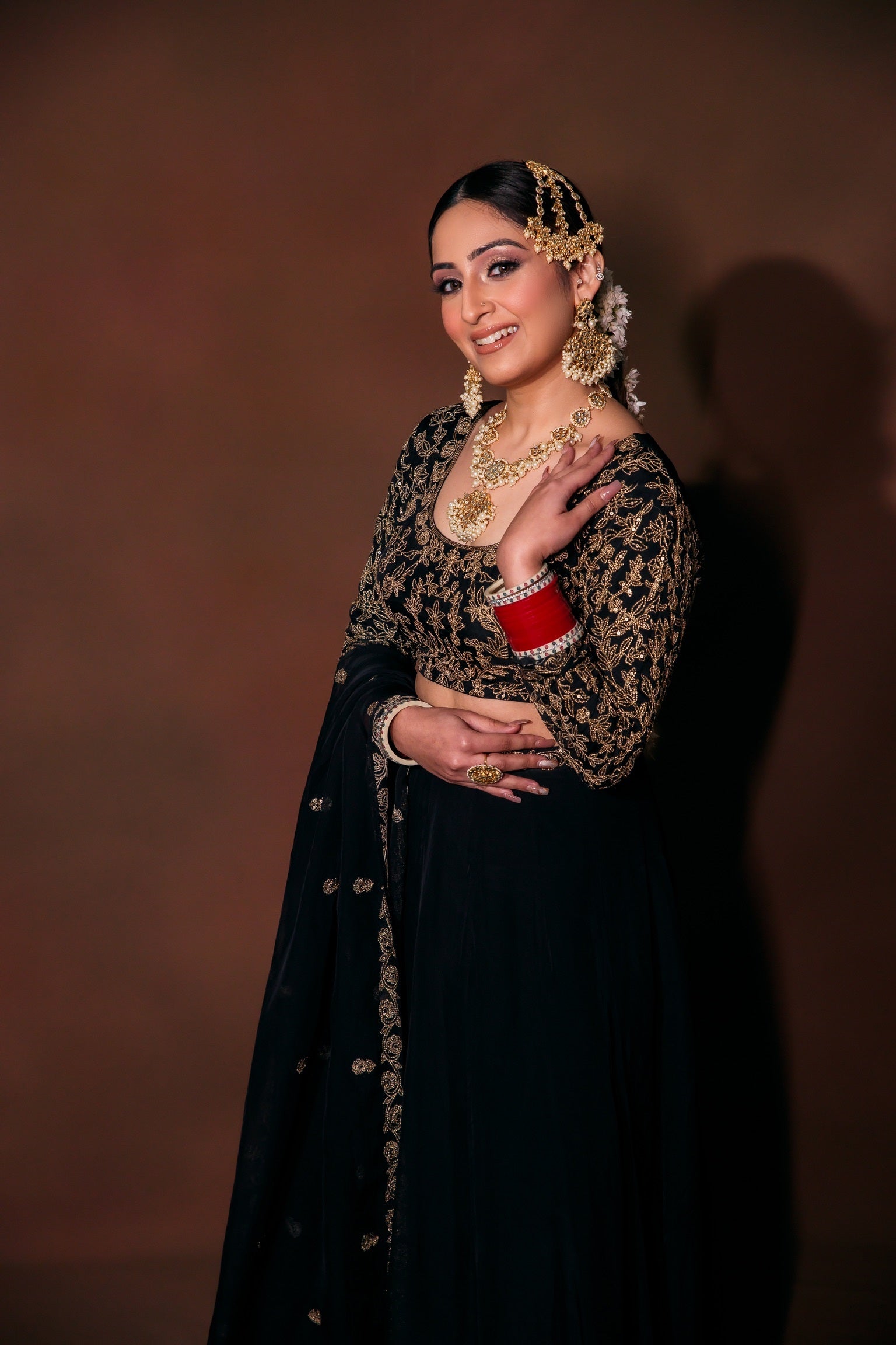 Srishti Takkar in Sunehri Black Lehenga Set XXXL Srishti Takkar in Sunehri Black Lehenga Set XXXL