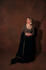 Srishti Takkar in Sunehri Black Lehenga Set