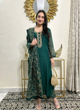 Nandita Miglani in Sunehri Green Suit Set