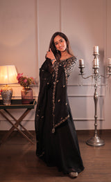 Smridhi Oberoi in Sunehri Black Lehenga Set