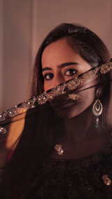 Smridhi Oberoi in Sunehri Black Lehenga Set